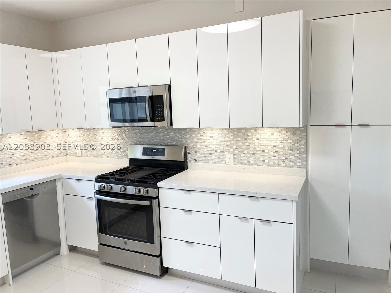 4555 N Jefferson Ave, Miami Beach FL 33140