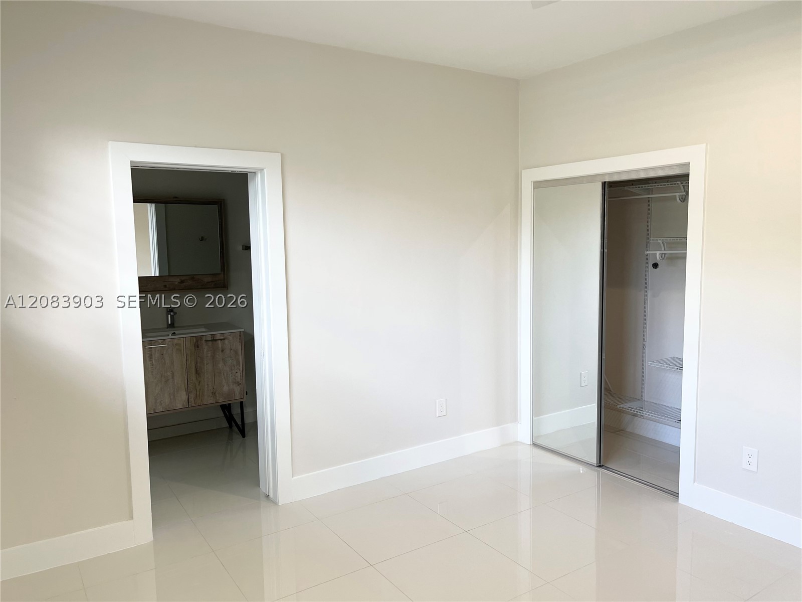 4555 N Jefferson Ave, Miami Beach FL 33140
