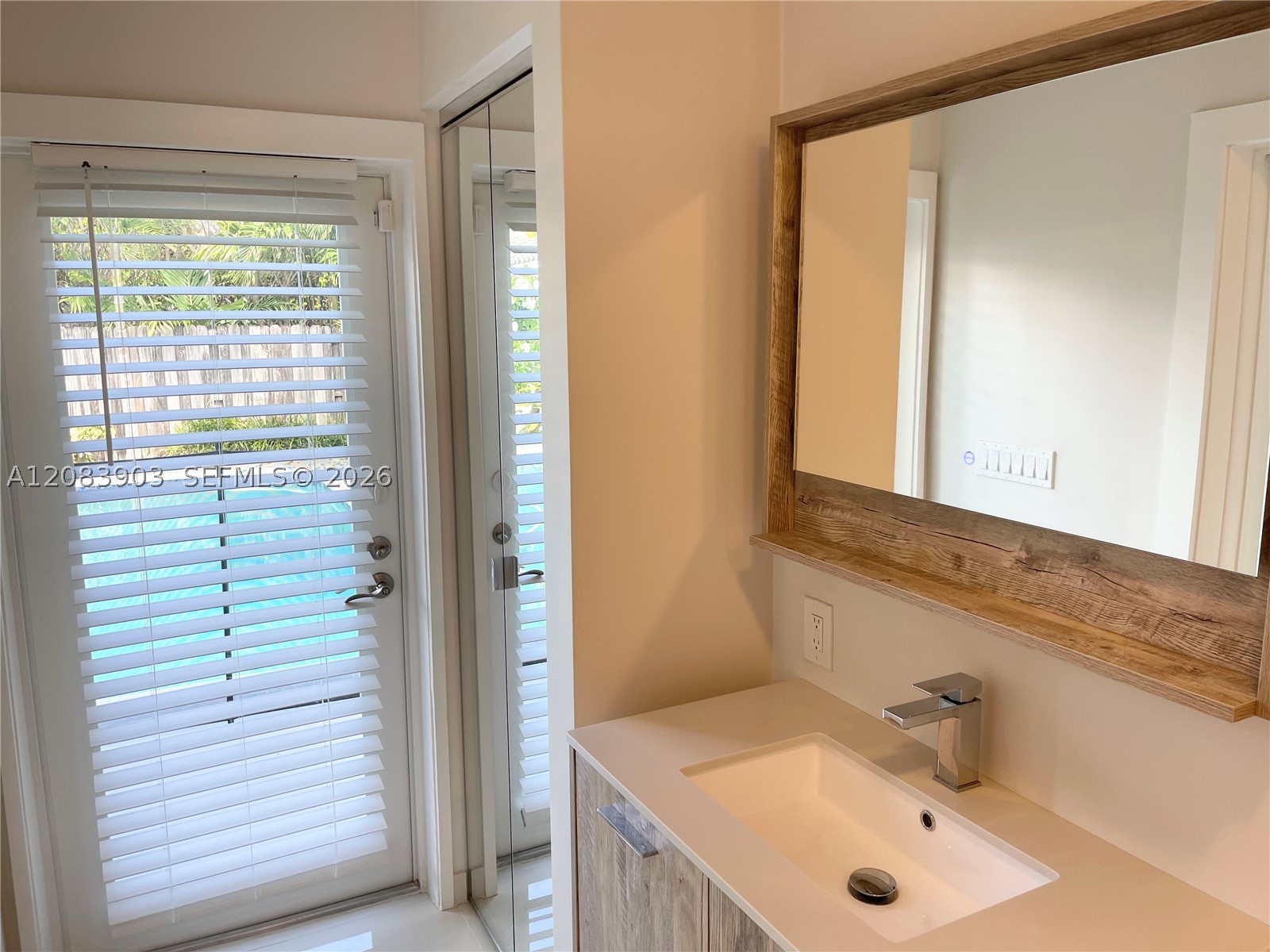 4555 N Jefferson Ave, Miami Beach FL 33140