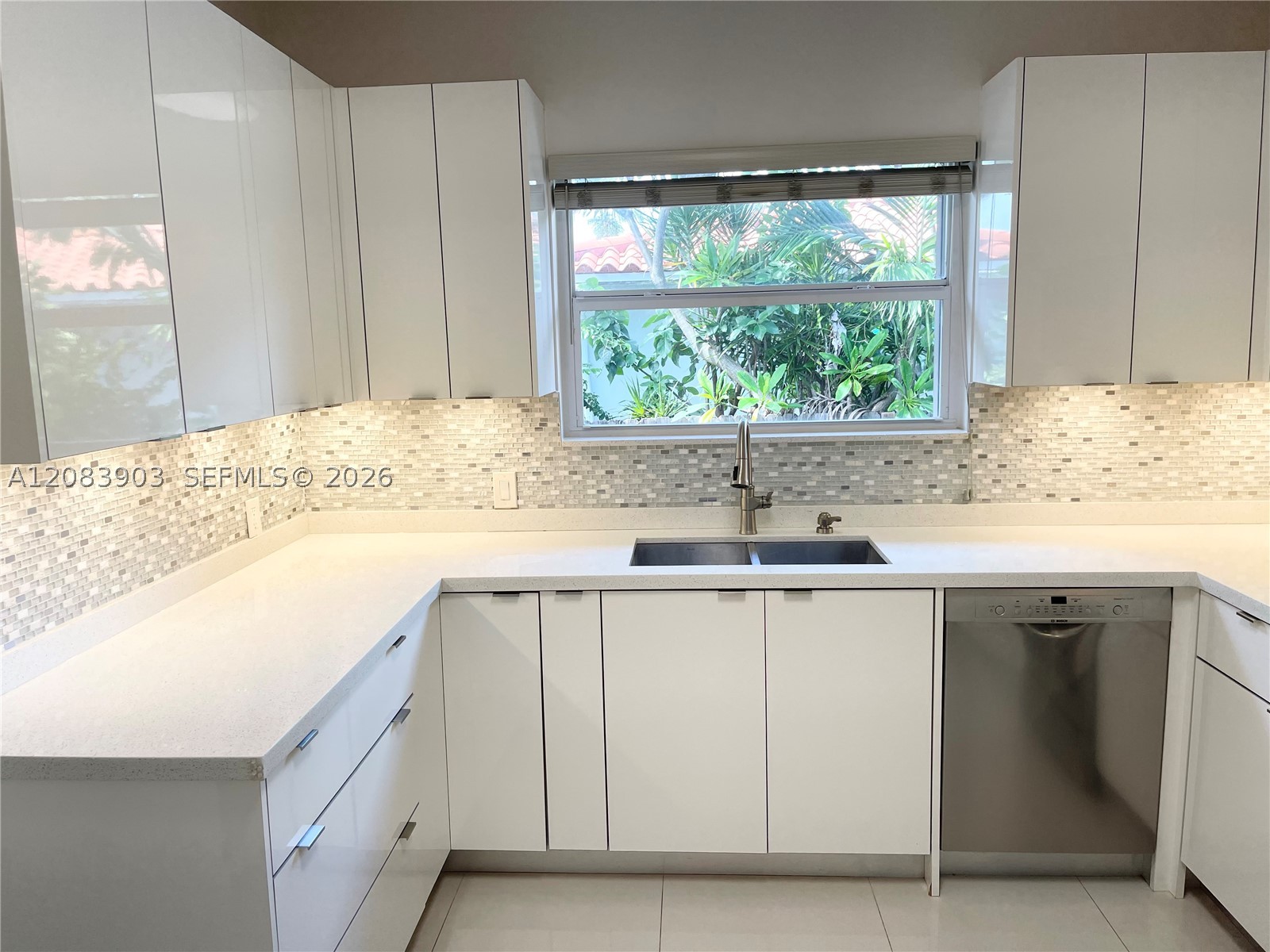 4555 N Jefferson Ave, Miami Beach FL 33140