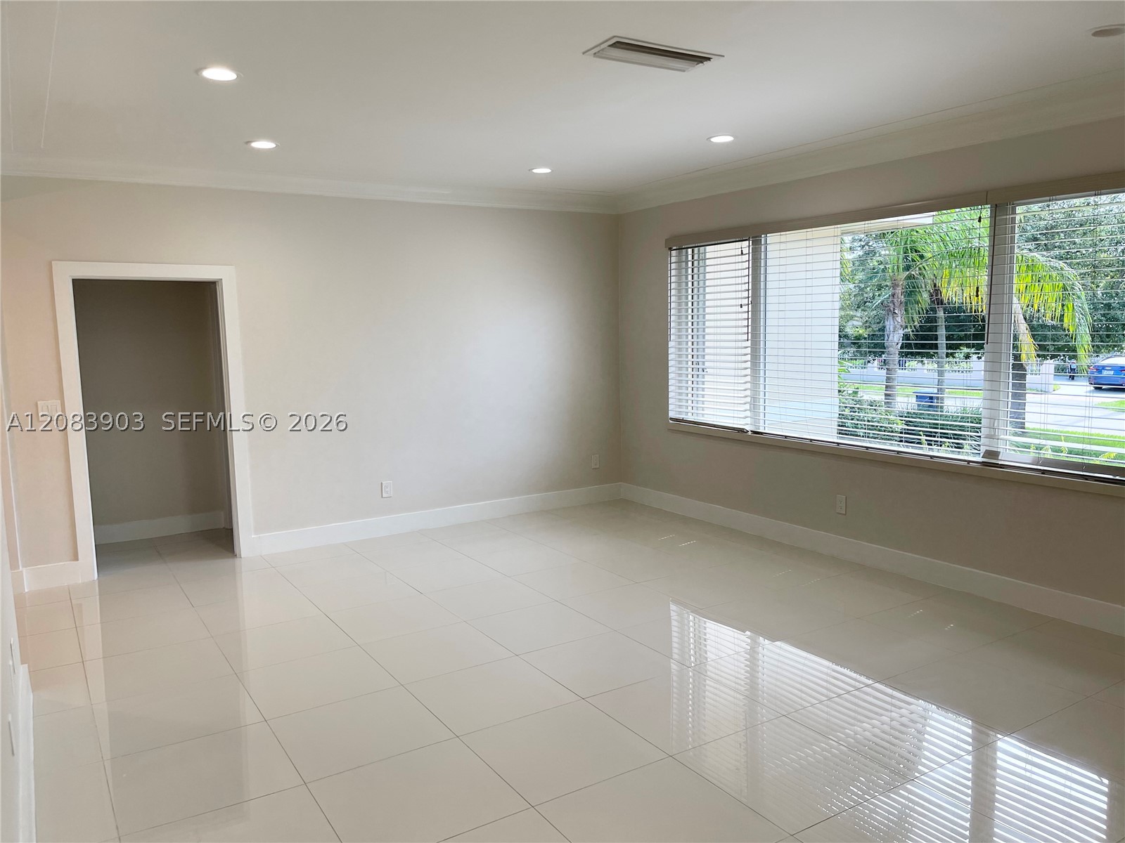 4555 N Jefferson Ave, Miami Beach FL 33140