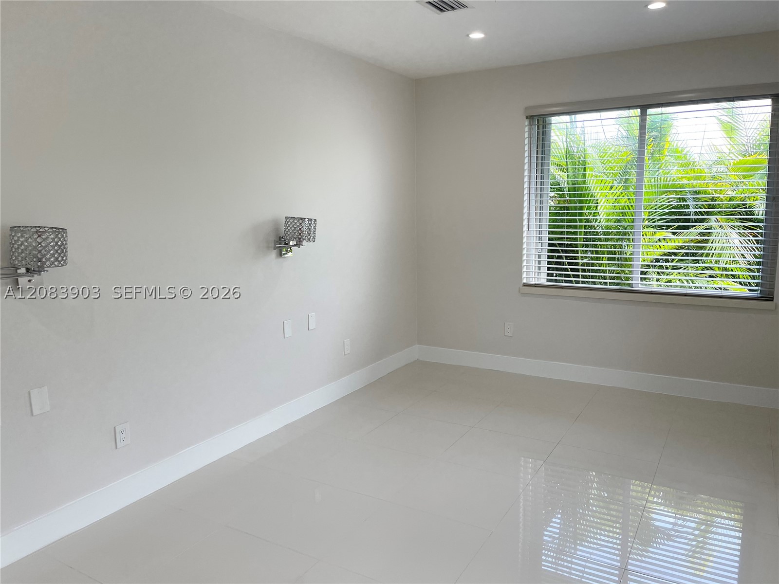 4555 N Jefferson Ave, Miami Beach FL 33140