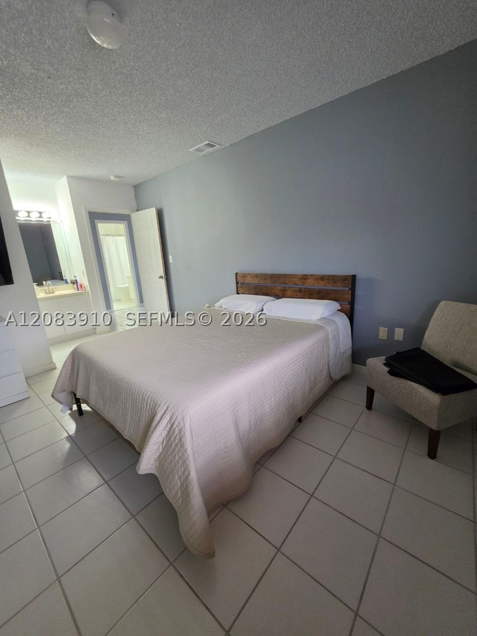 10101 W Okeechobee Rd #10-202, Hialeah Gardens FL 33016