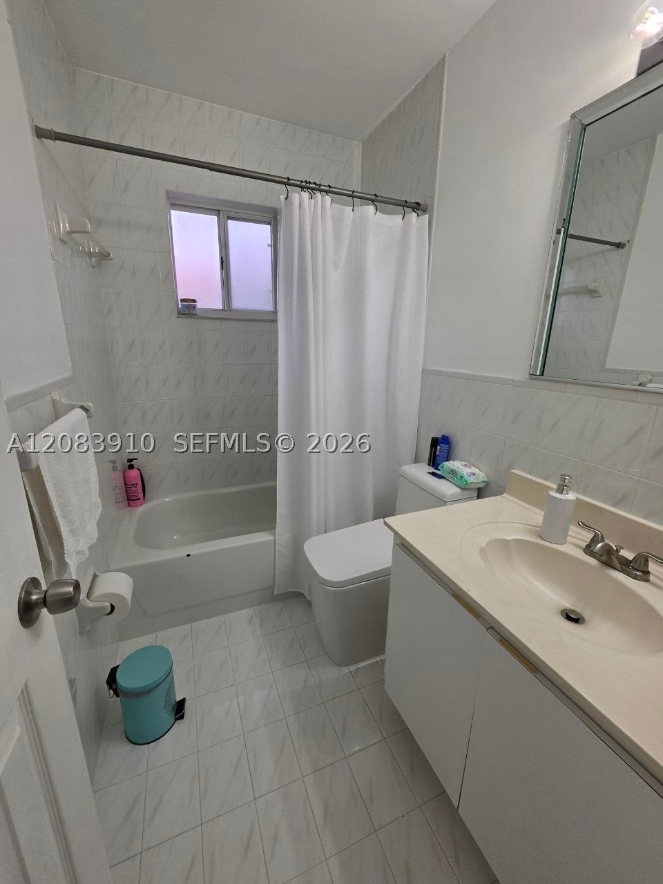 10101 W Okeechobee Rd #10-202, Hialeah Gardens FL 33016