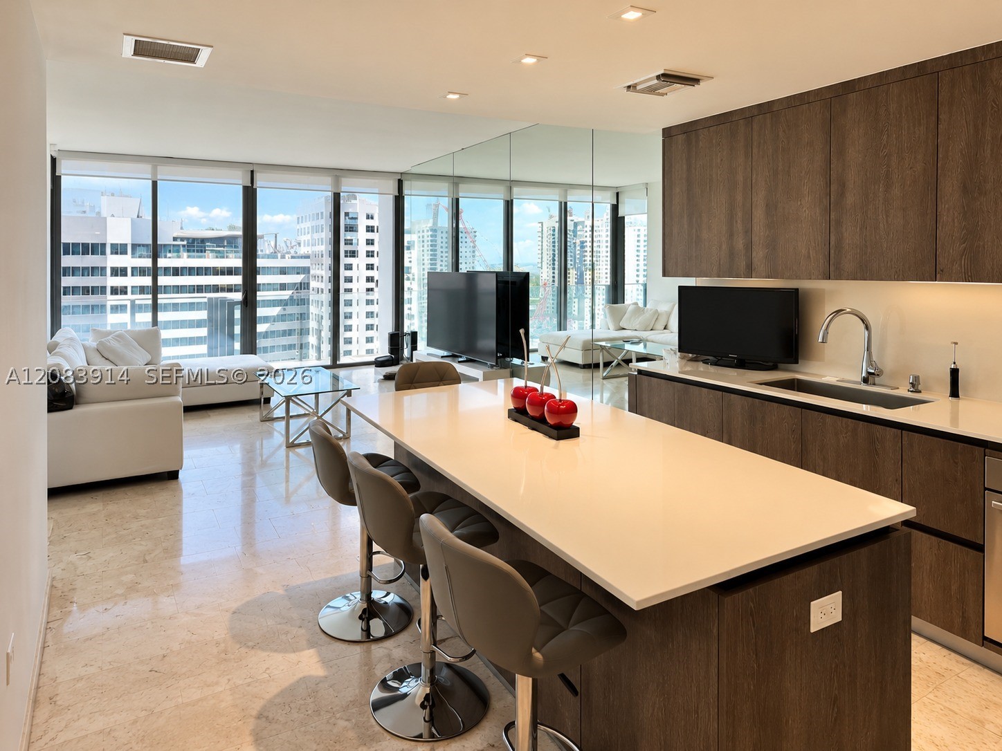 88 SW 7th St #1808, Miami FL 33130