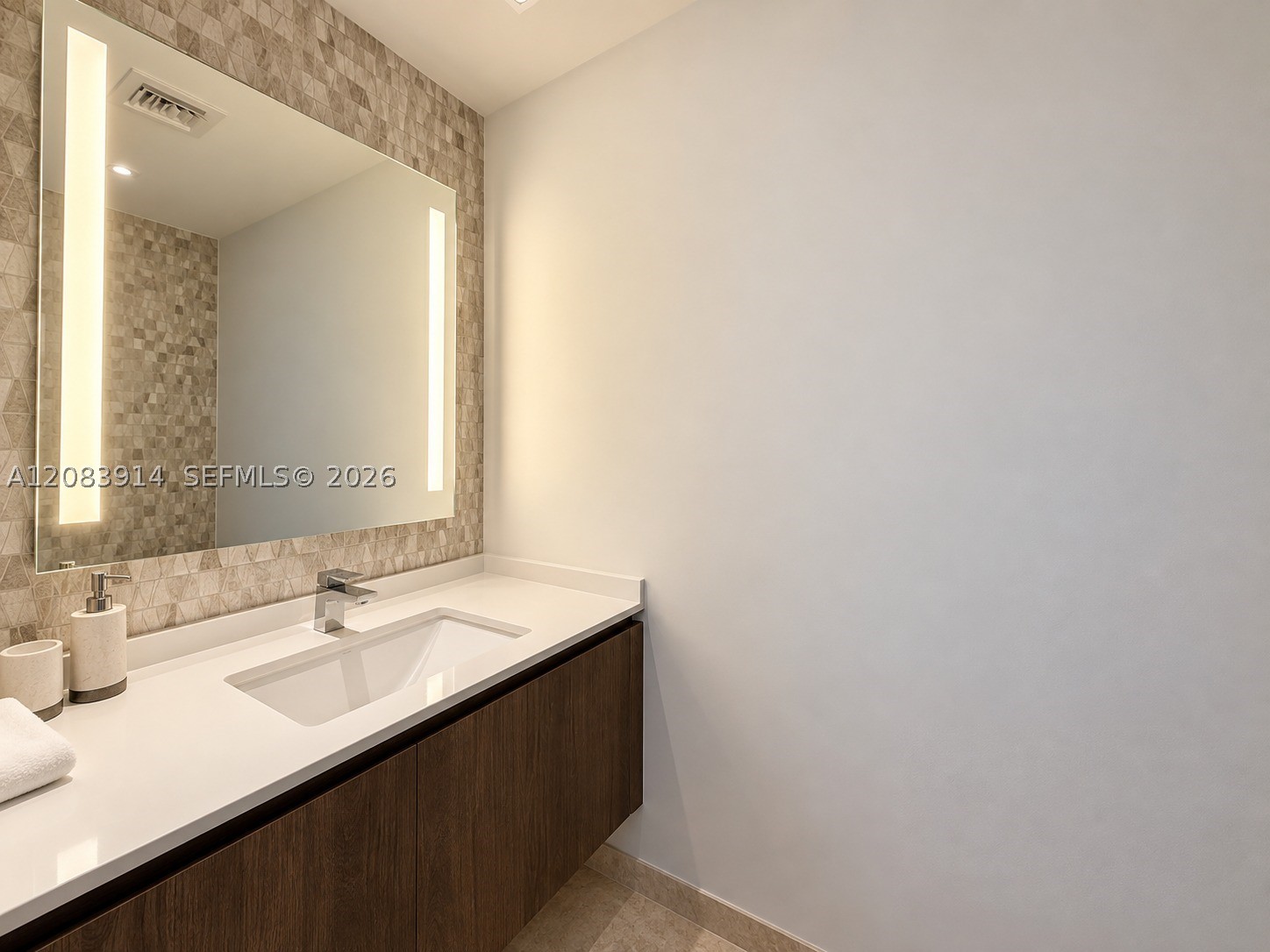 88 SW 7th St #1808, Miami FL 33130