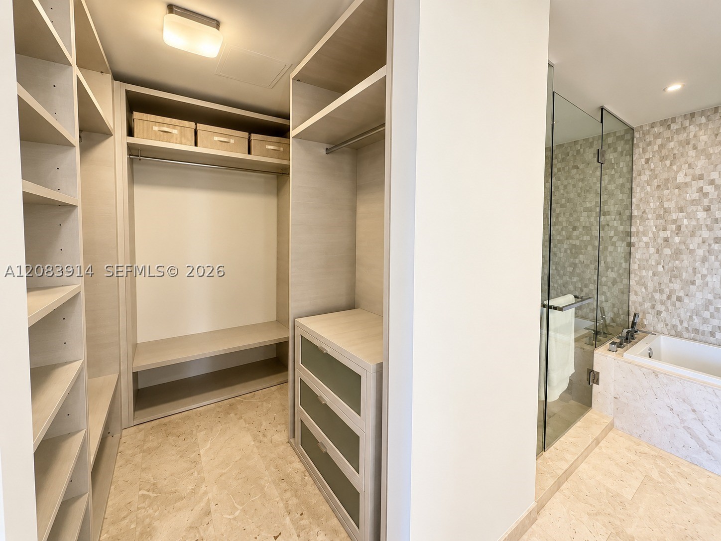 88 SW 7th St #1808, Miami FL 33130