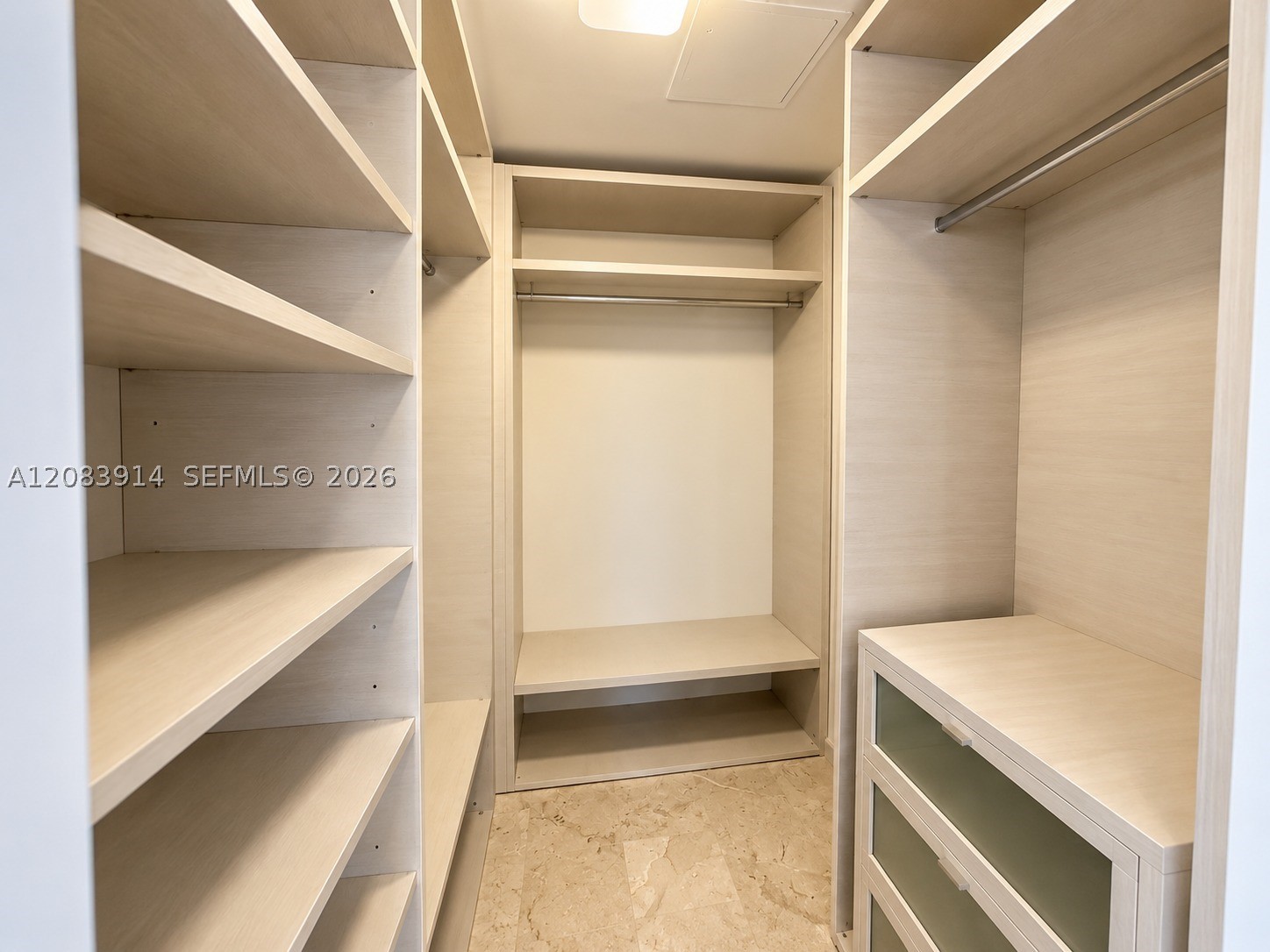 88 SW 7th St #1808, Miami FL 33130