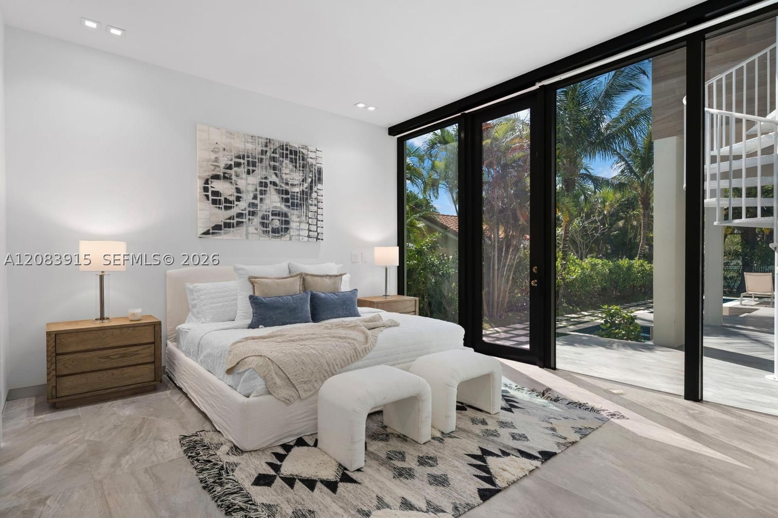521 Holiday Dr, Hallandale Beach FL 33009