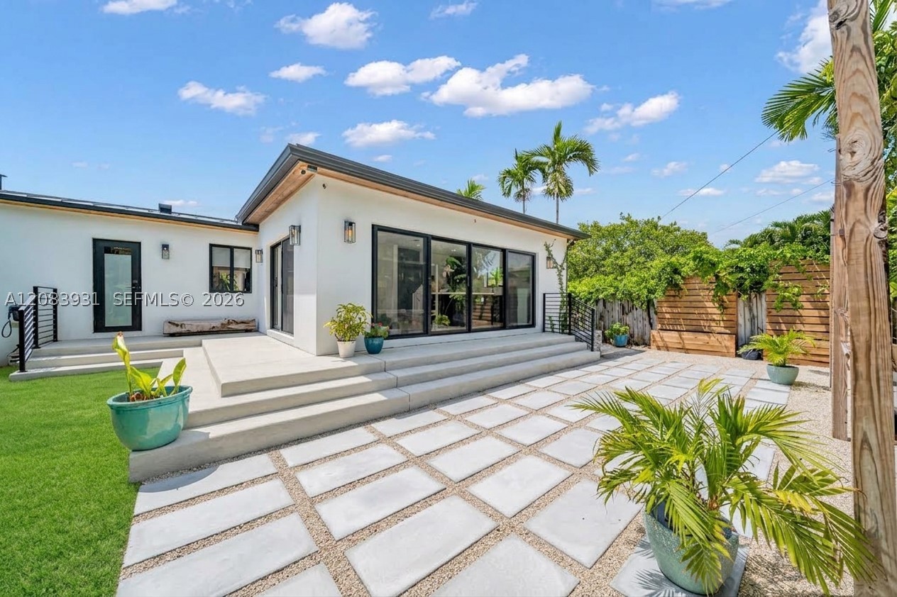 3261 SW 16th Ln, Miami FL 33145