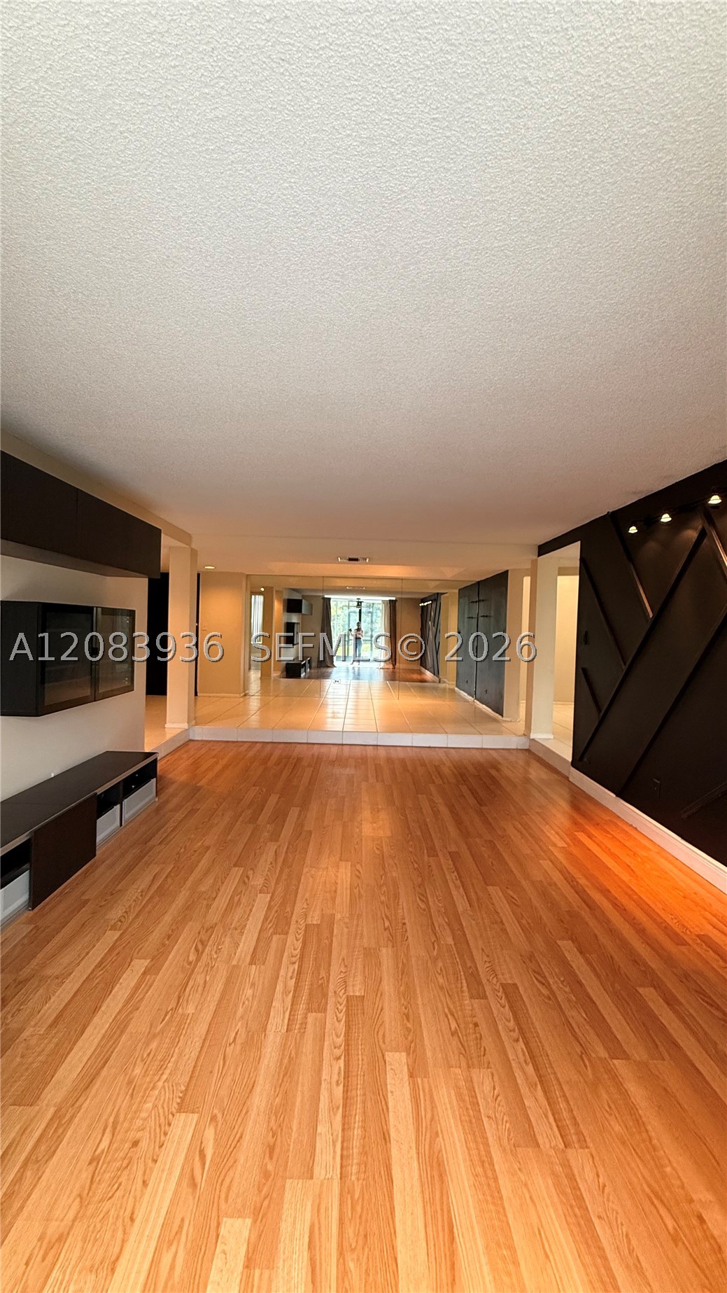 3720 Inverrary Dr #1W, Lauderhill FL 33319