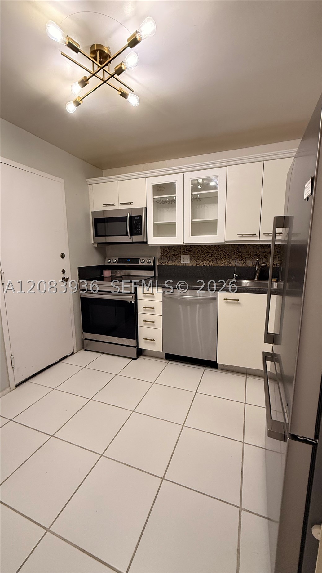 3720 Inverrary Dr #1W, Lauderhill FL 33319