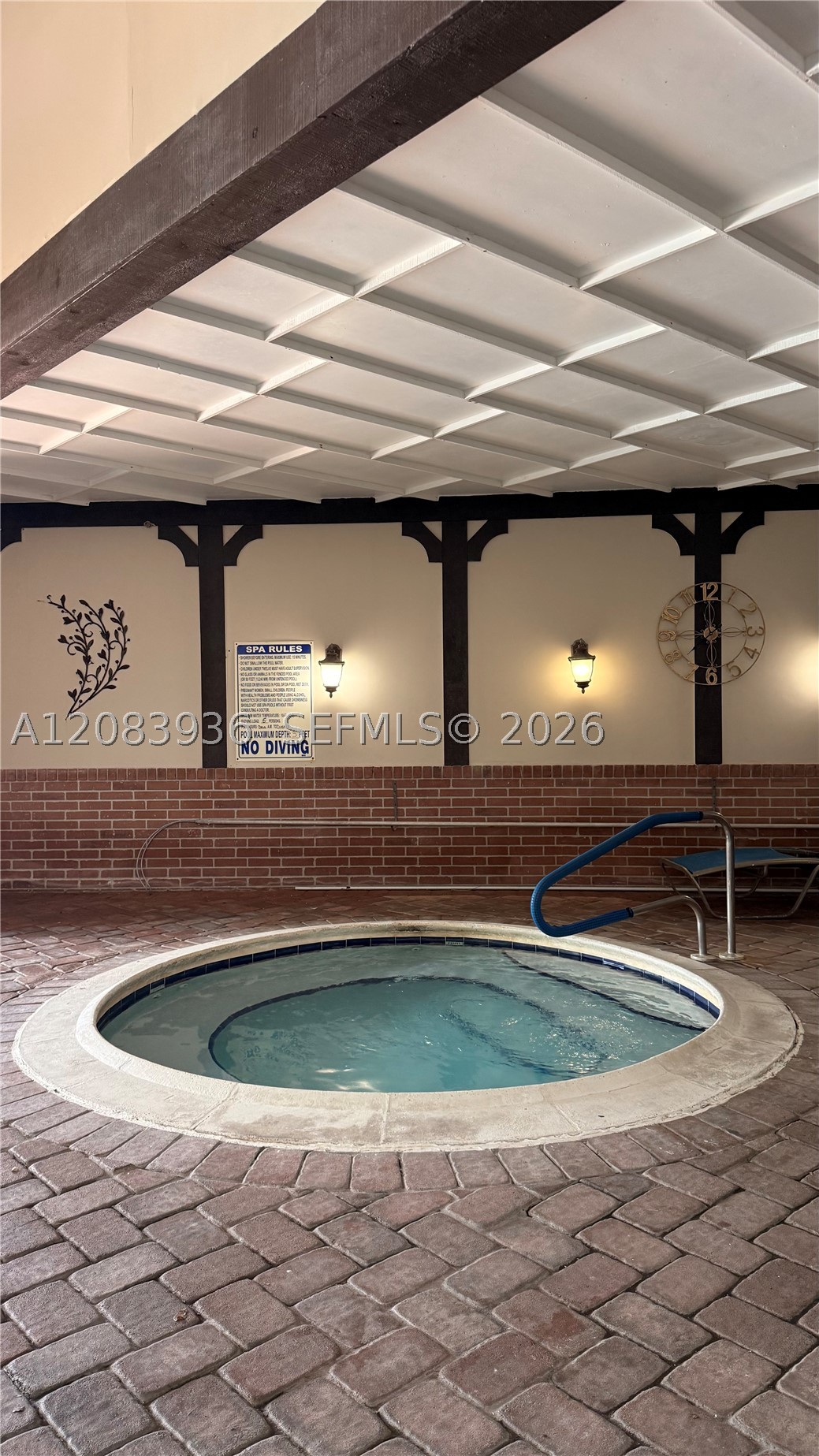 3720 Inverrary Dr #1W, Lauderhill FL 33319