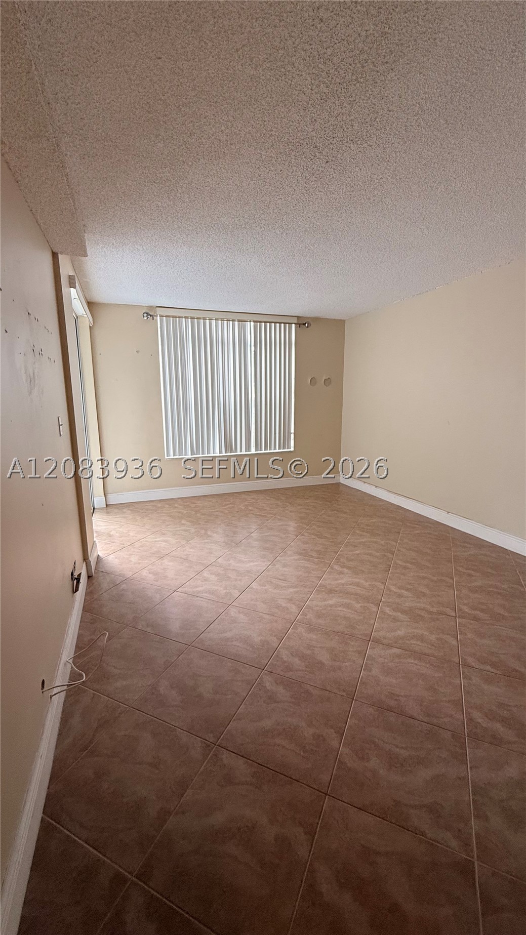 3720 Inverrary Dr #1W, Lauderhill FL 33319