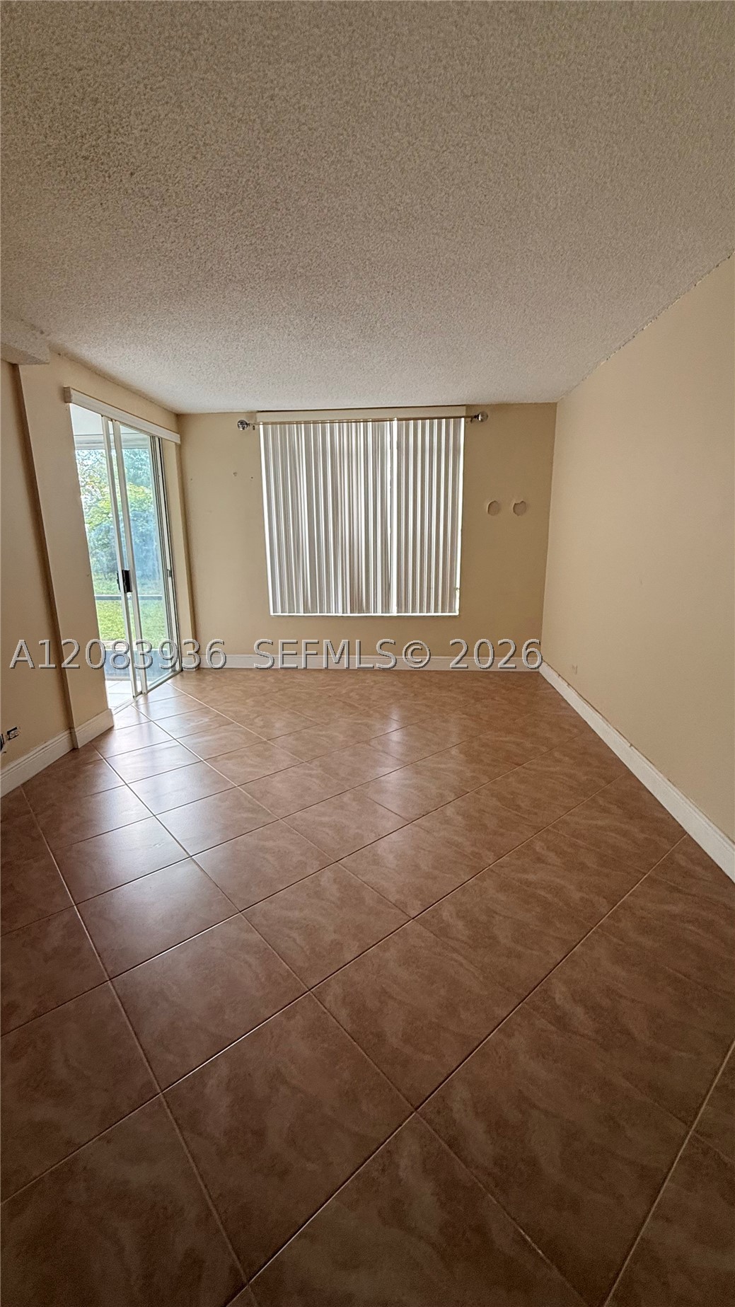 3720 Inverrary Dr #1W, Lauderhill FL 33319