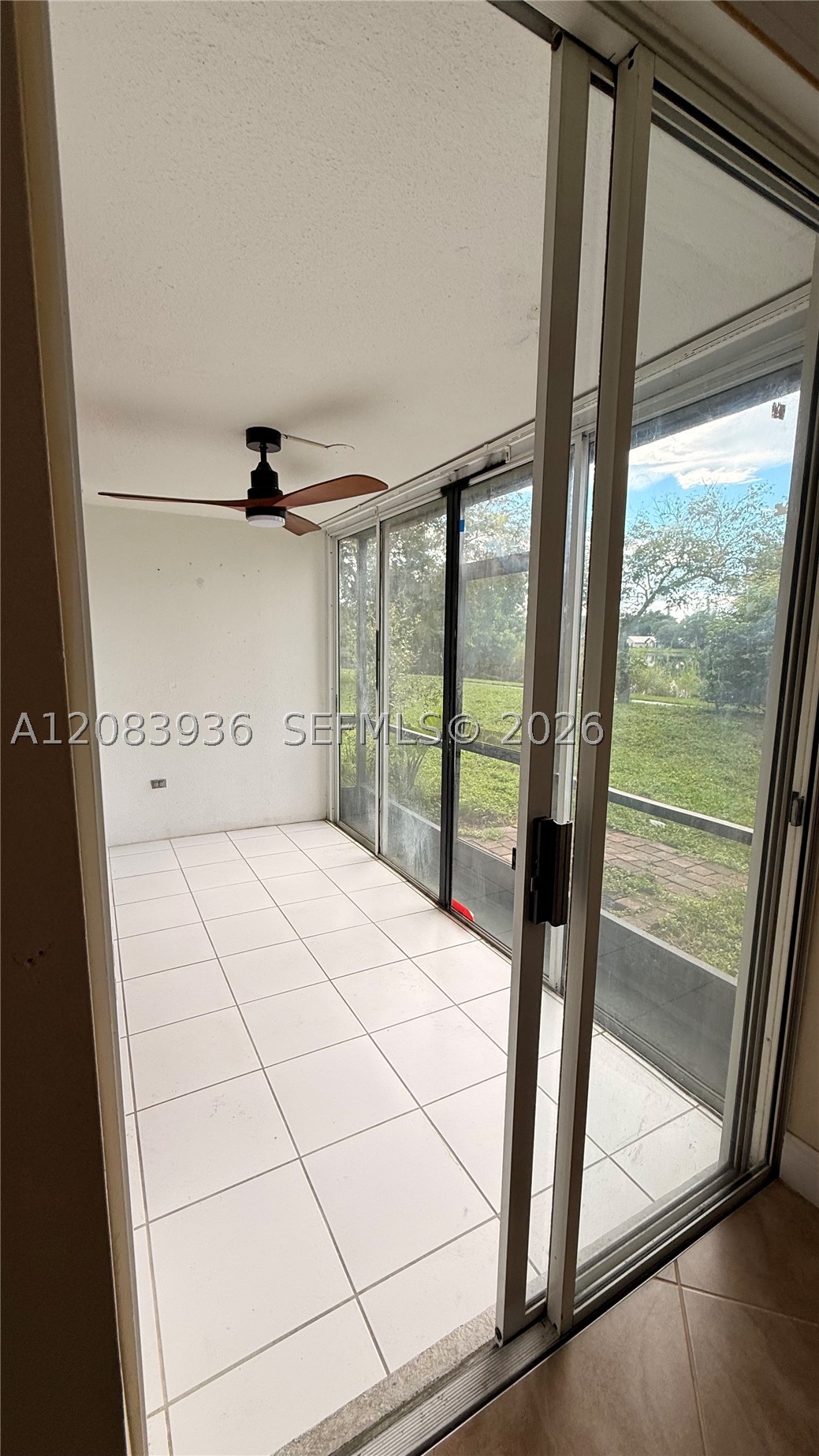3720 Inverrary Dr #1W, Lauderhill FL 33319