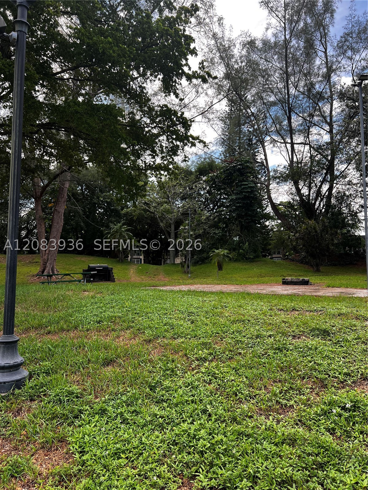 3720 Inverrary Dr #1W, Lauderhill FL 33319