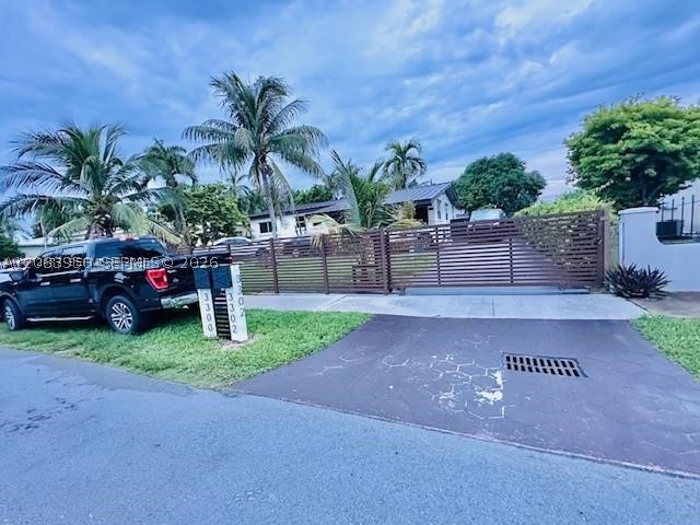 3300 SW 80th Ave, Miami FL 33155