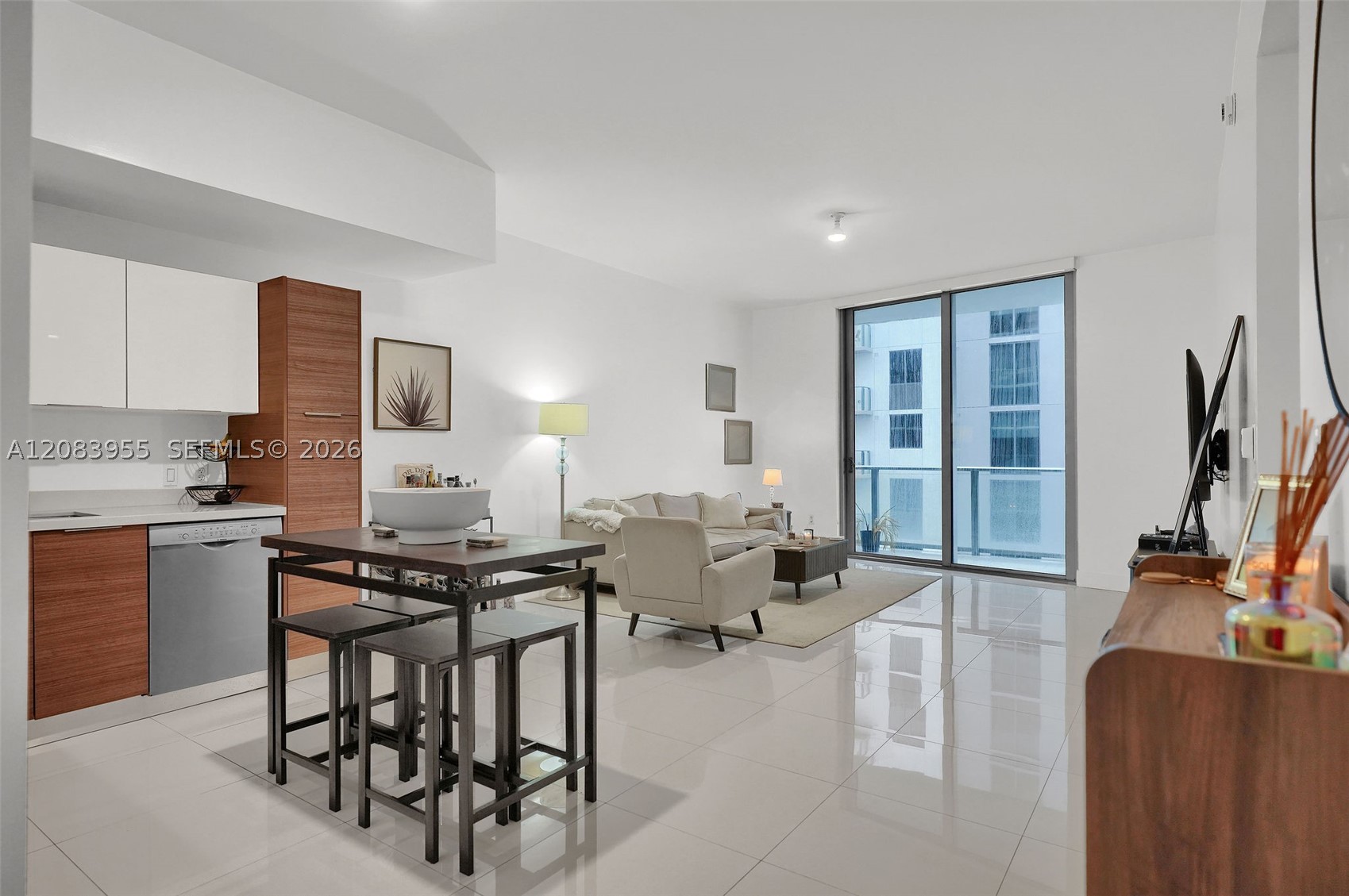 1010 SW 2nd Ave #2005, Miami FL 33130