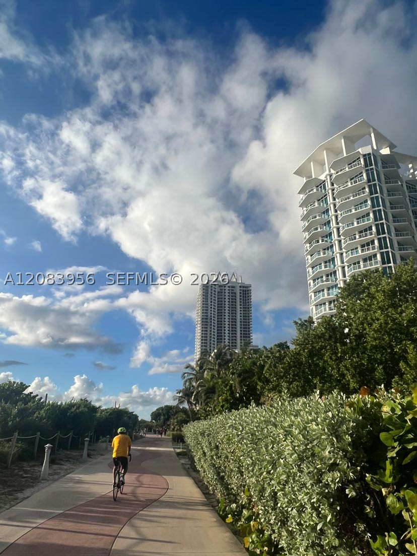 6515 Collins Ave #1707, Miami Beach FL 33141