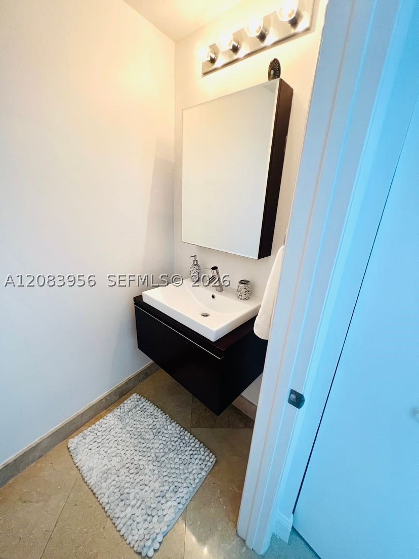 6515 Collins Ave #1707, Miami Beach FL 33141