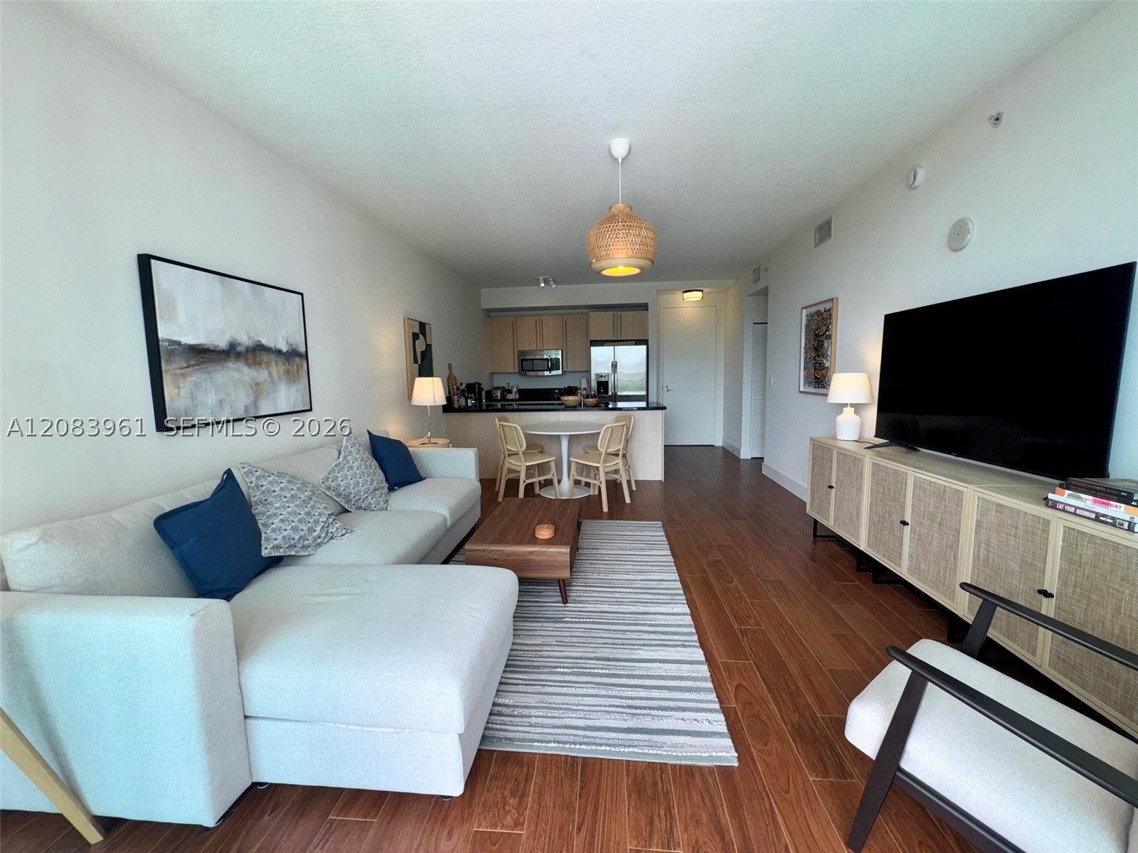 79 SW 12th St #1502, Miami FL 33130