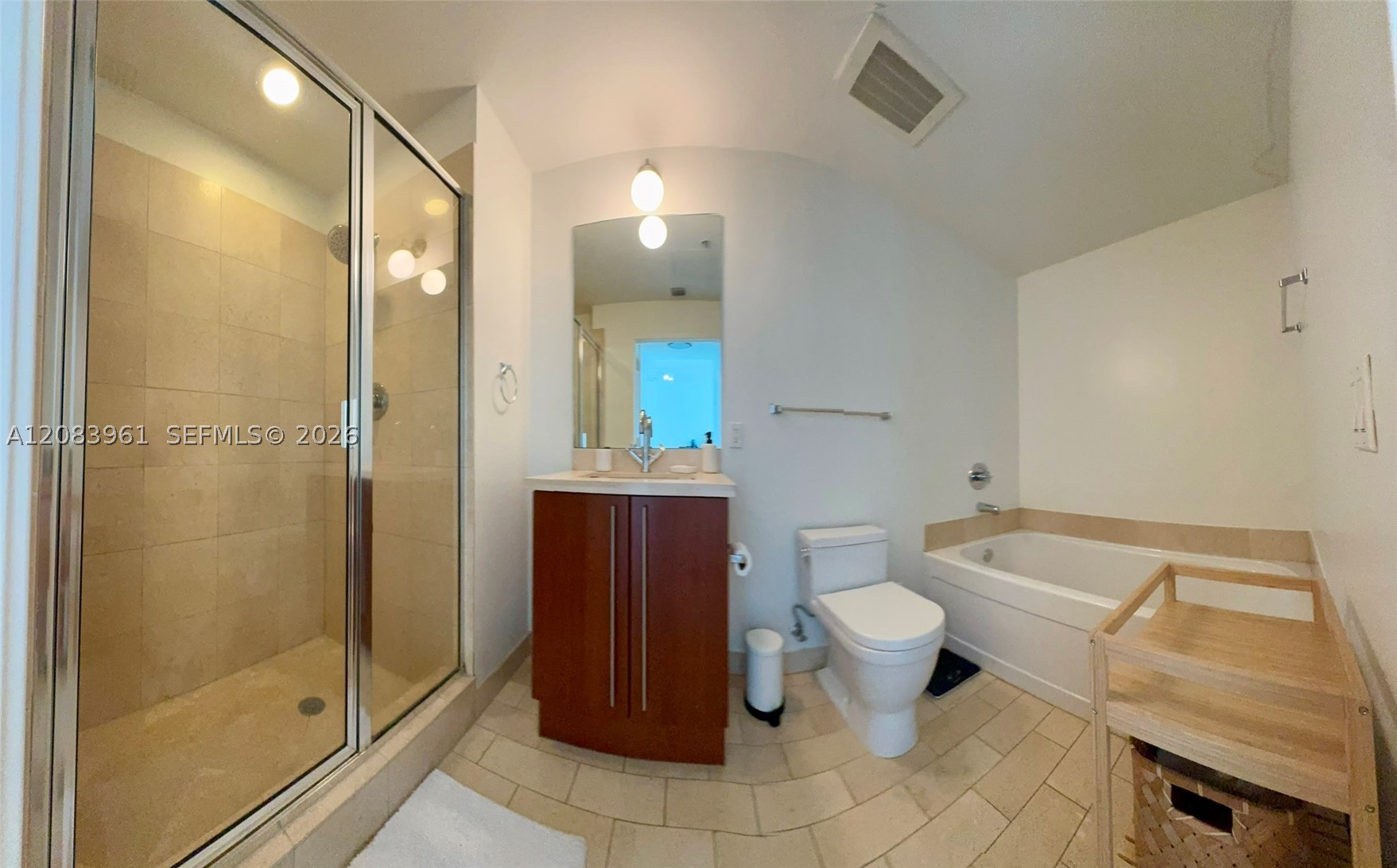 79 SW 12th St #1502, Miami FL 33130