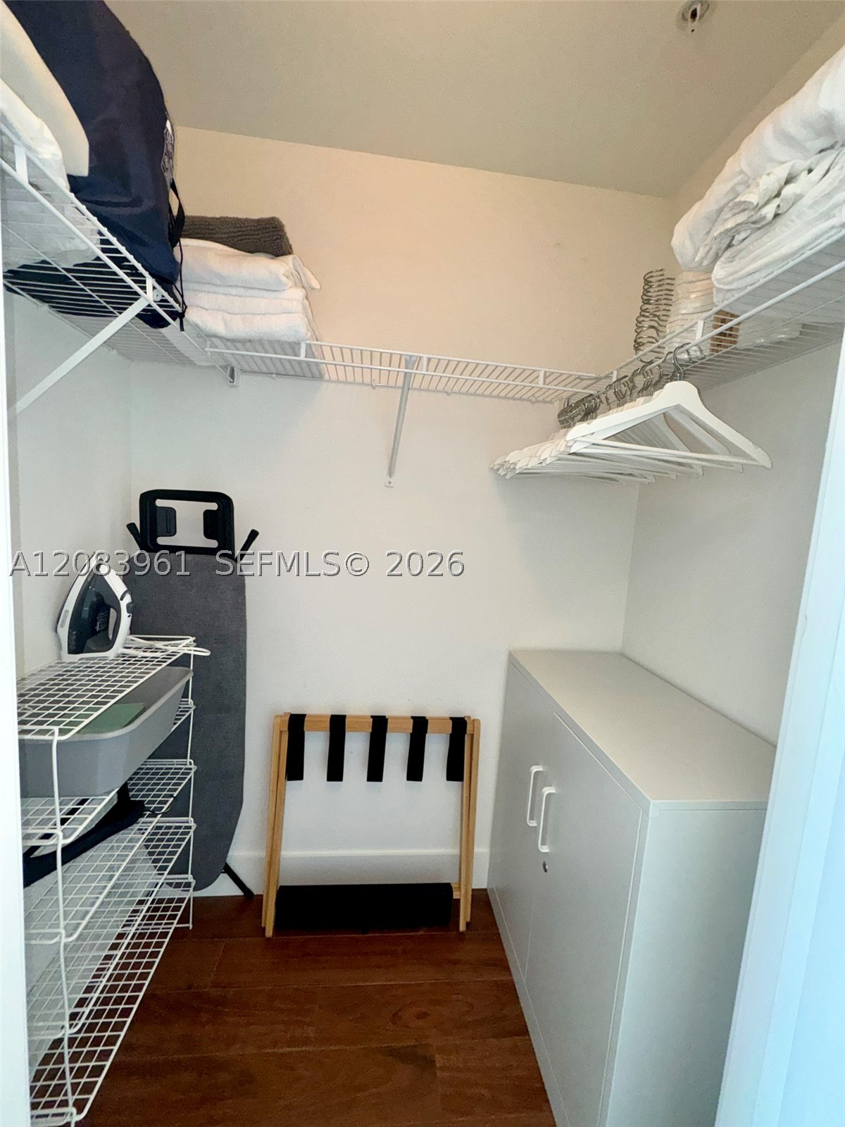 79 SW 12th St #1502, Miami FL 33130