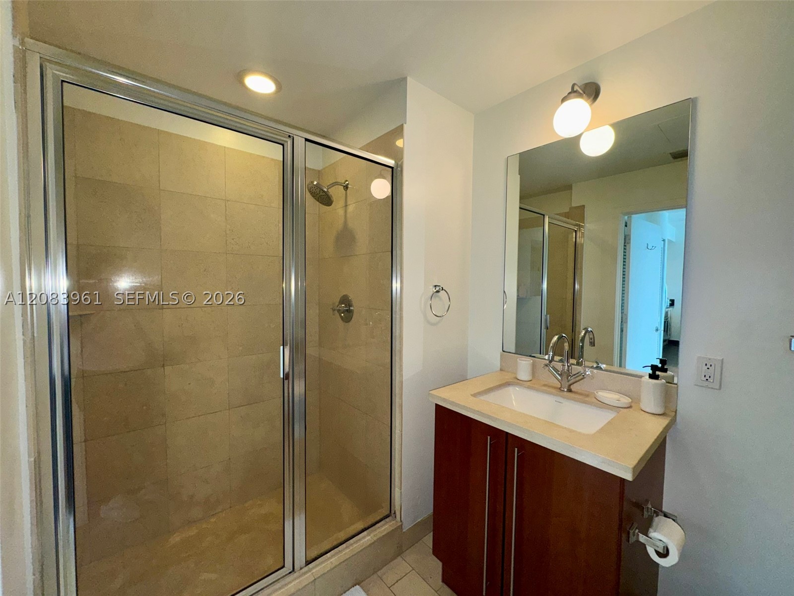 79 SW 12th St #1502, Miami FL 33130