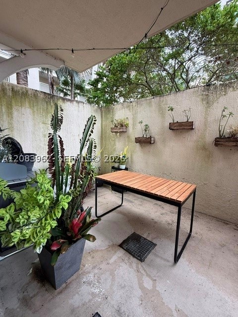 7265 SW 89th St #A215, Miami FL 33156