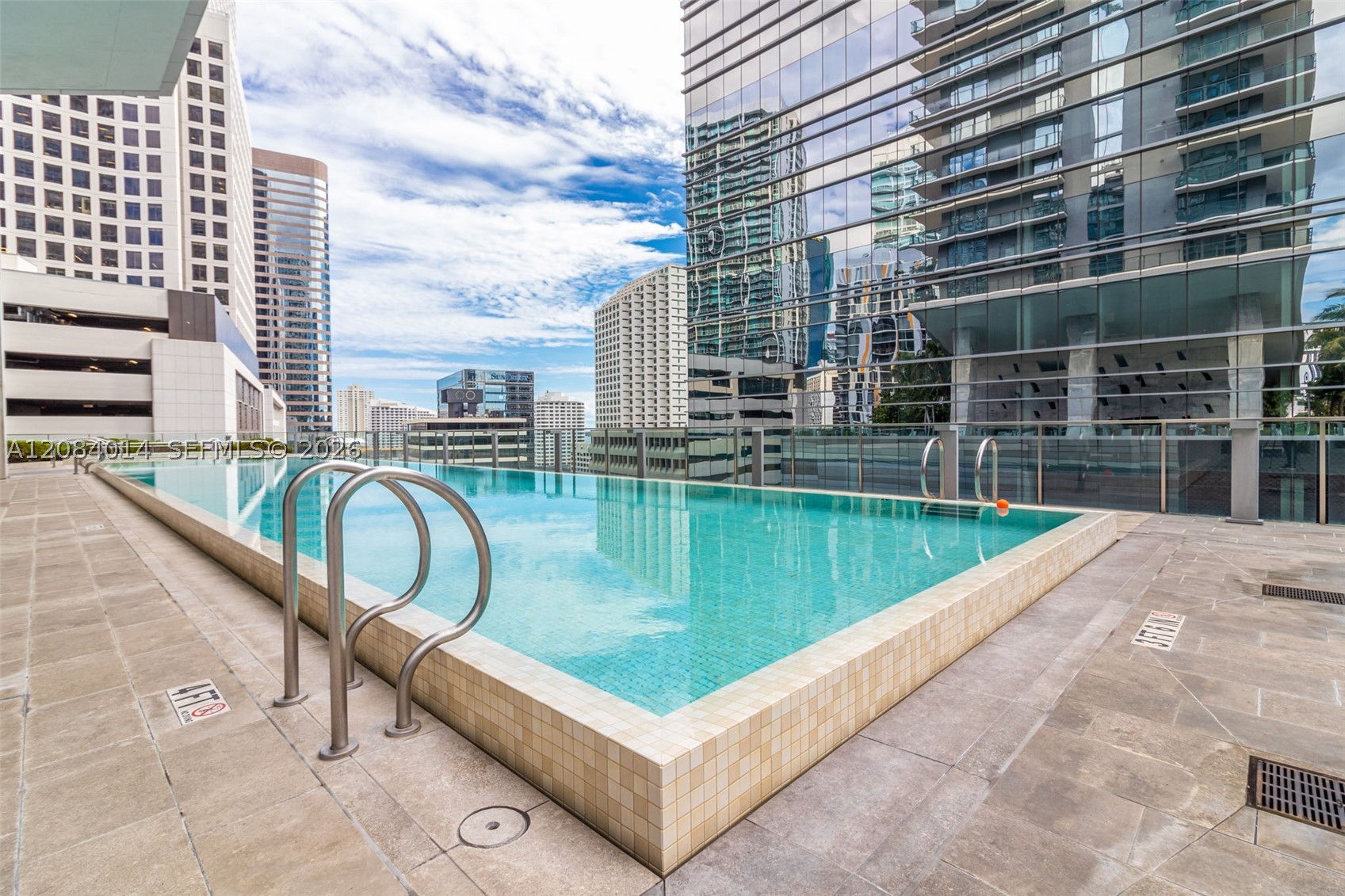 68 SE 6th St #2406, Miami FL 33131