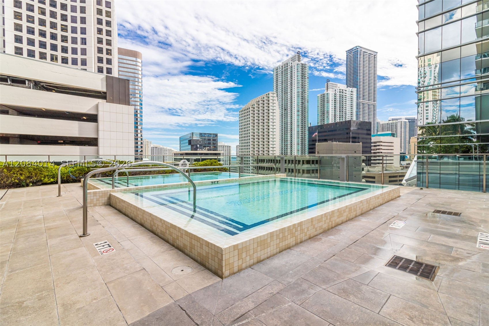 68 SE 6th St #2406, Miami FL 33131