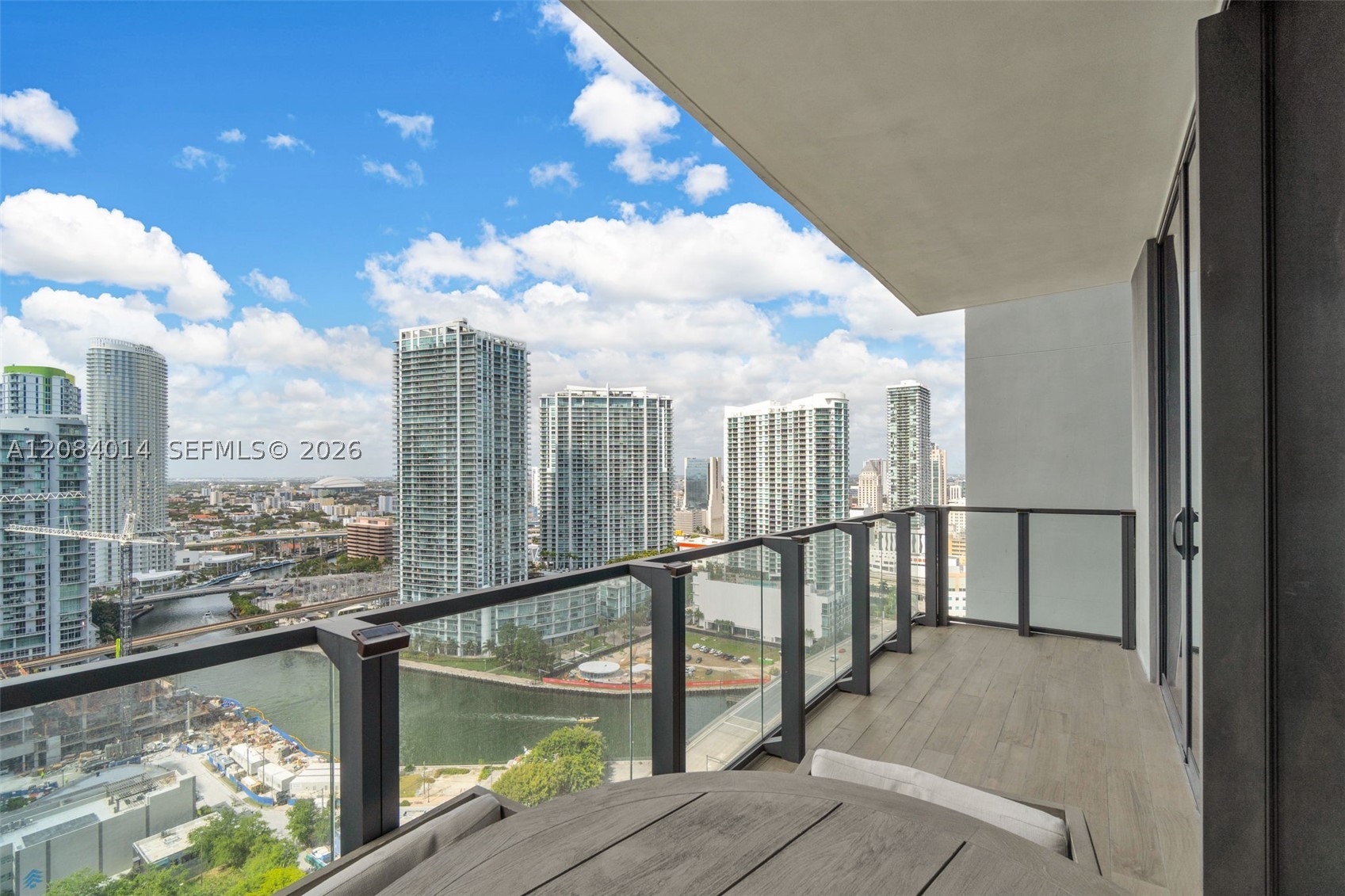 68 SE 6th St #2406, Miami FL 33131