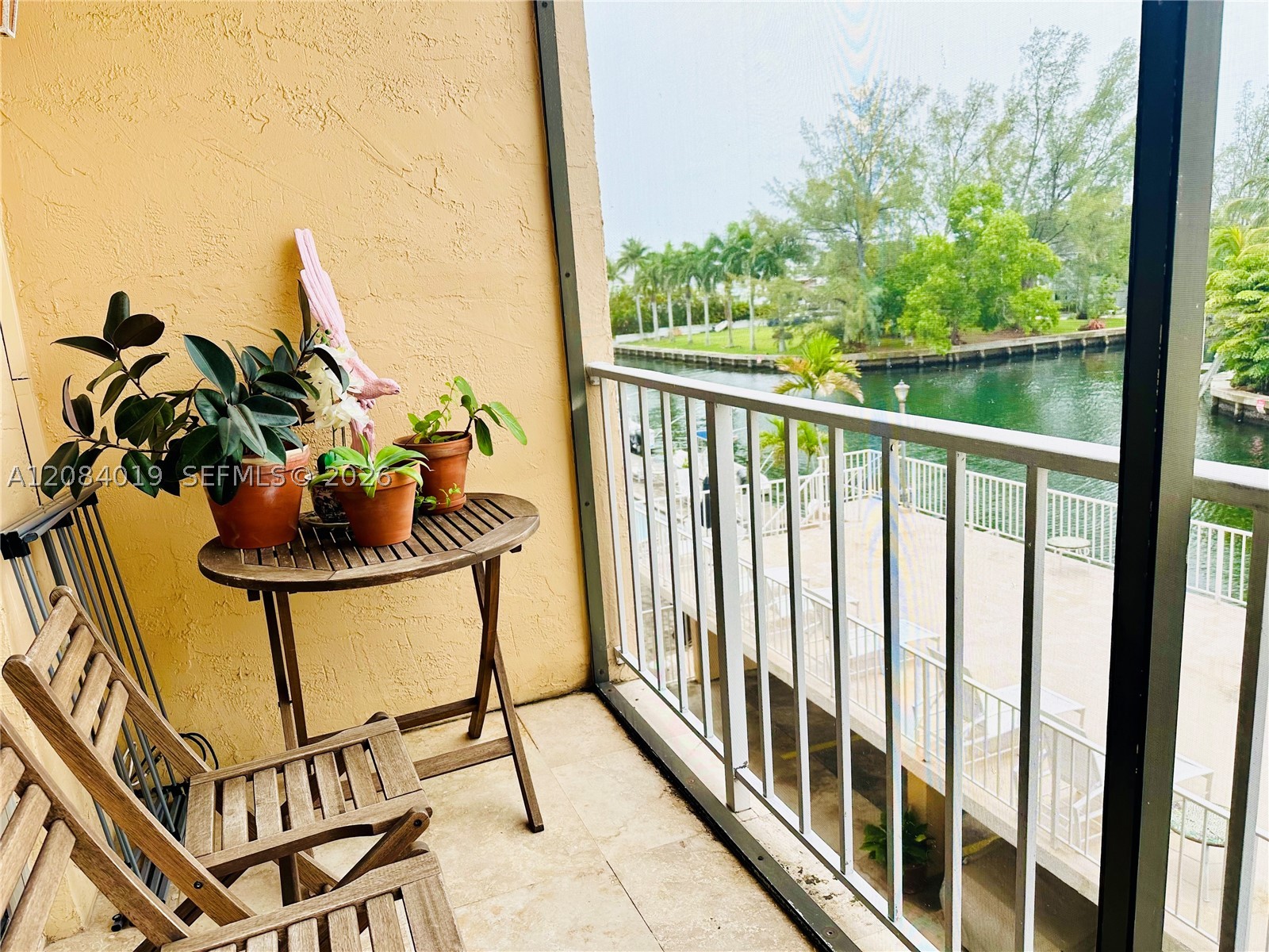 North Miami FL 33181 - A12084019