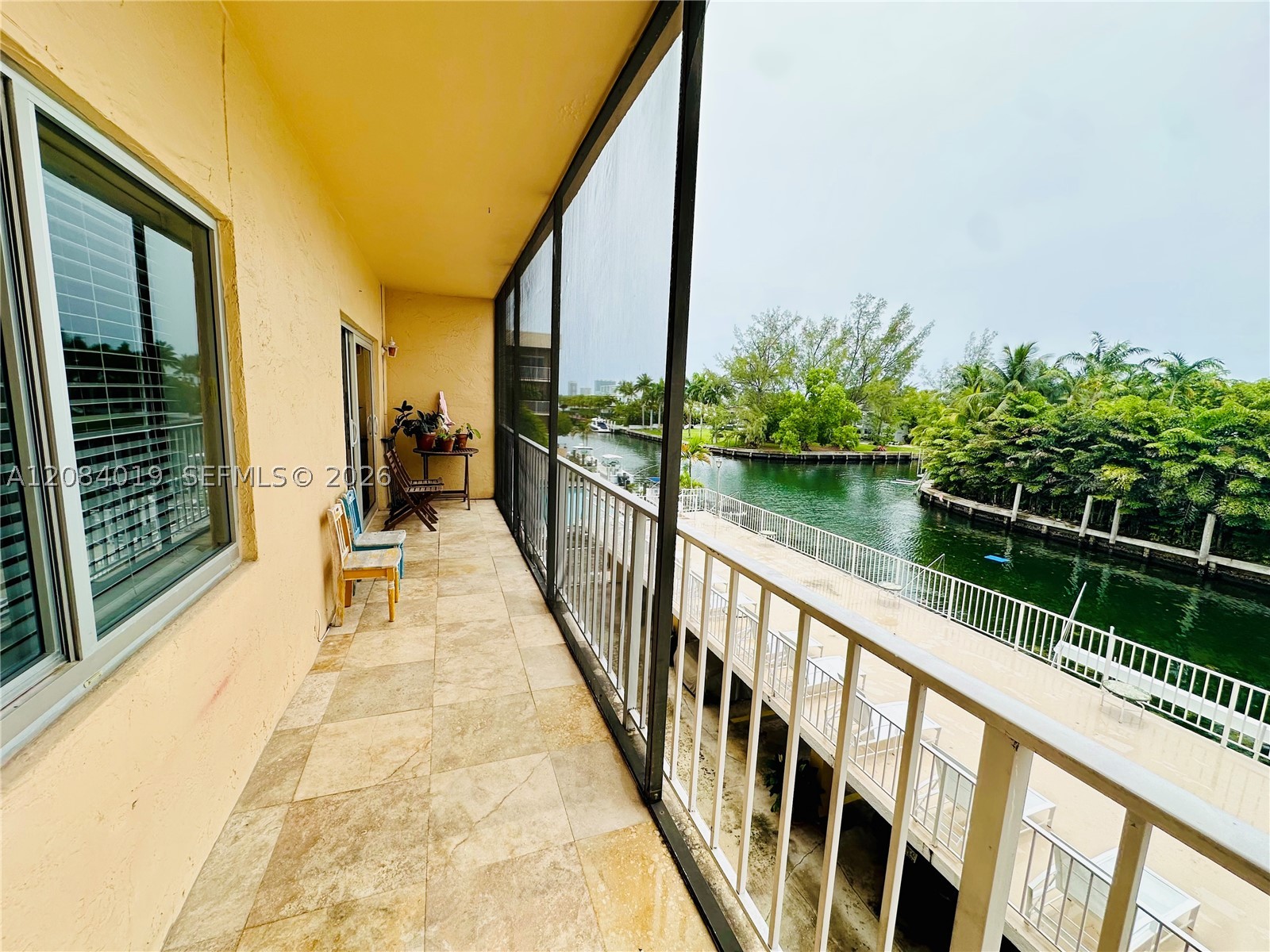 North Miami FL 33181 - A12084019