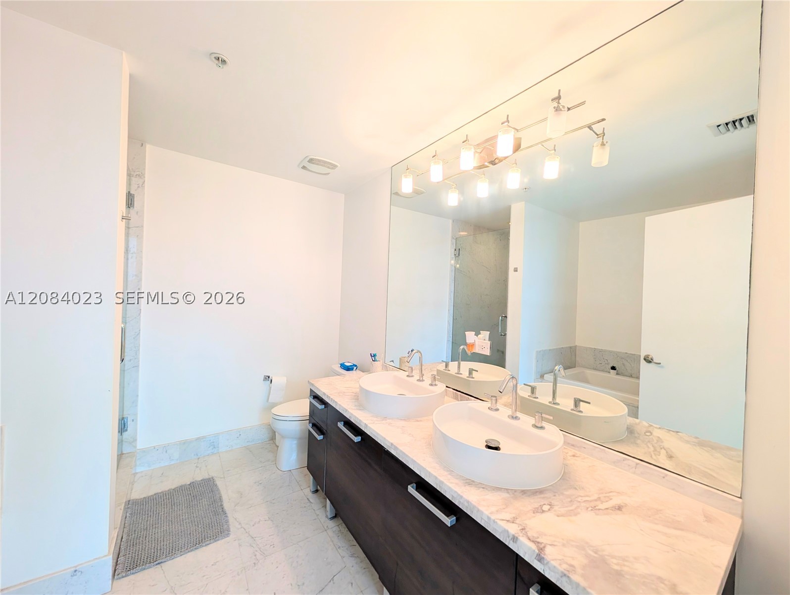 253 NE 2nd ST #3008, Miami FL 33132