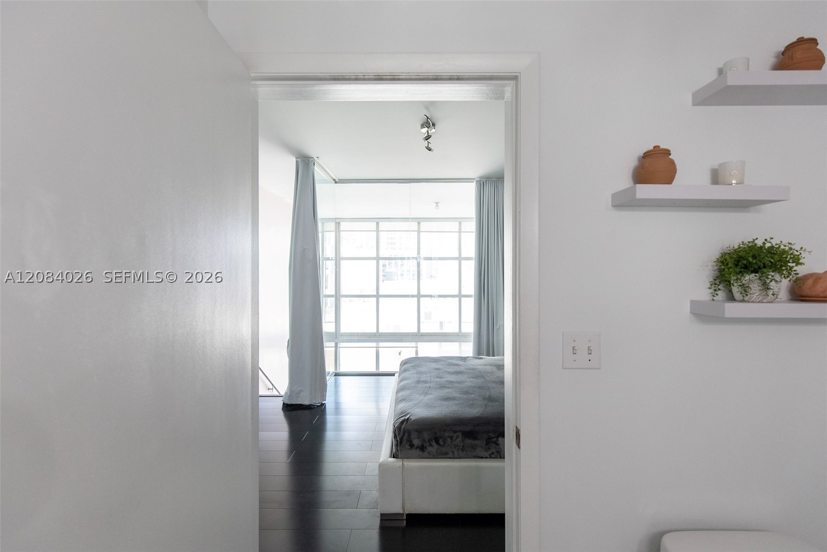 253 NE 2nd St #416, Miami FL 33132