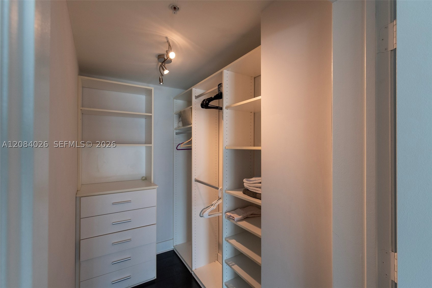 253 NE 2nd St #416, Miami FL 33132