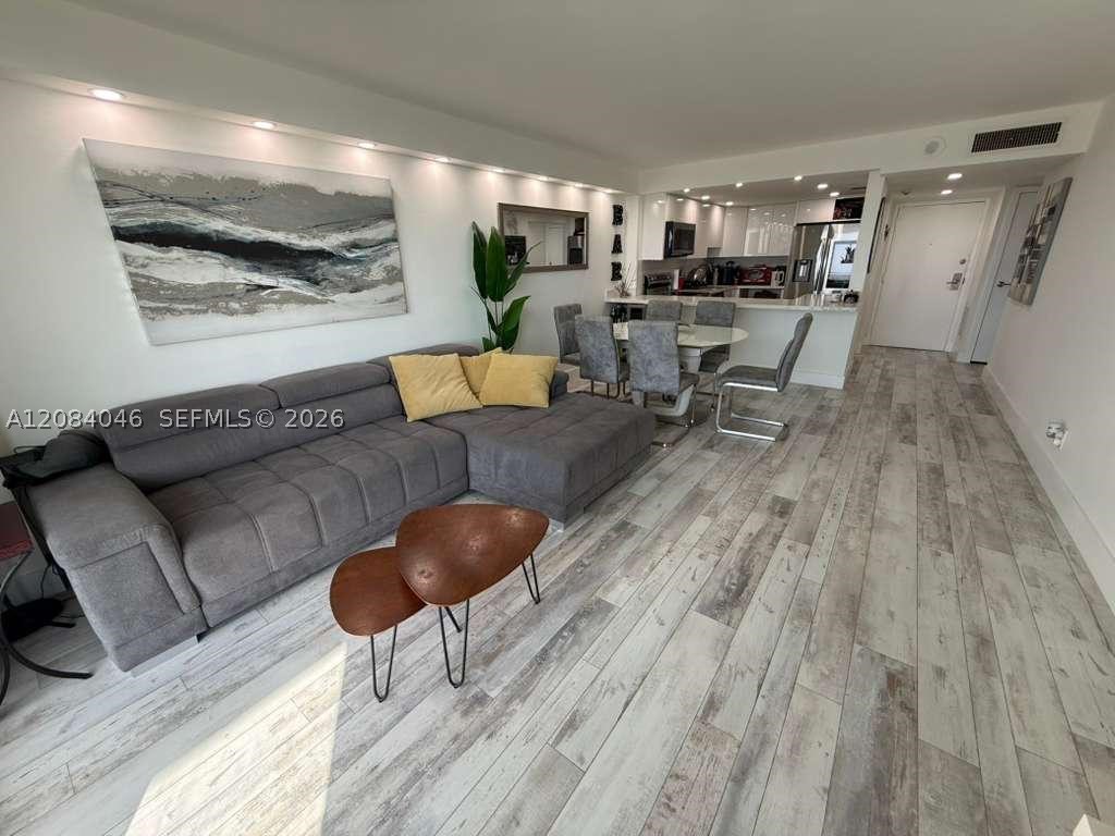 13499 Biscayne Blvd #1414, North Miami FL 33181