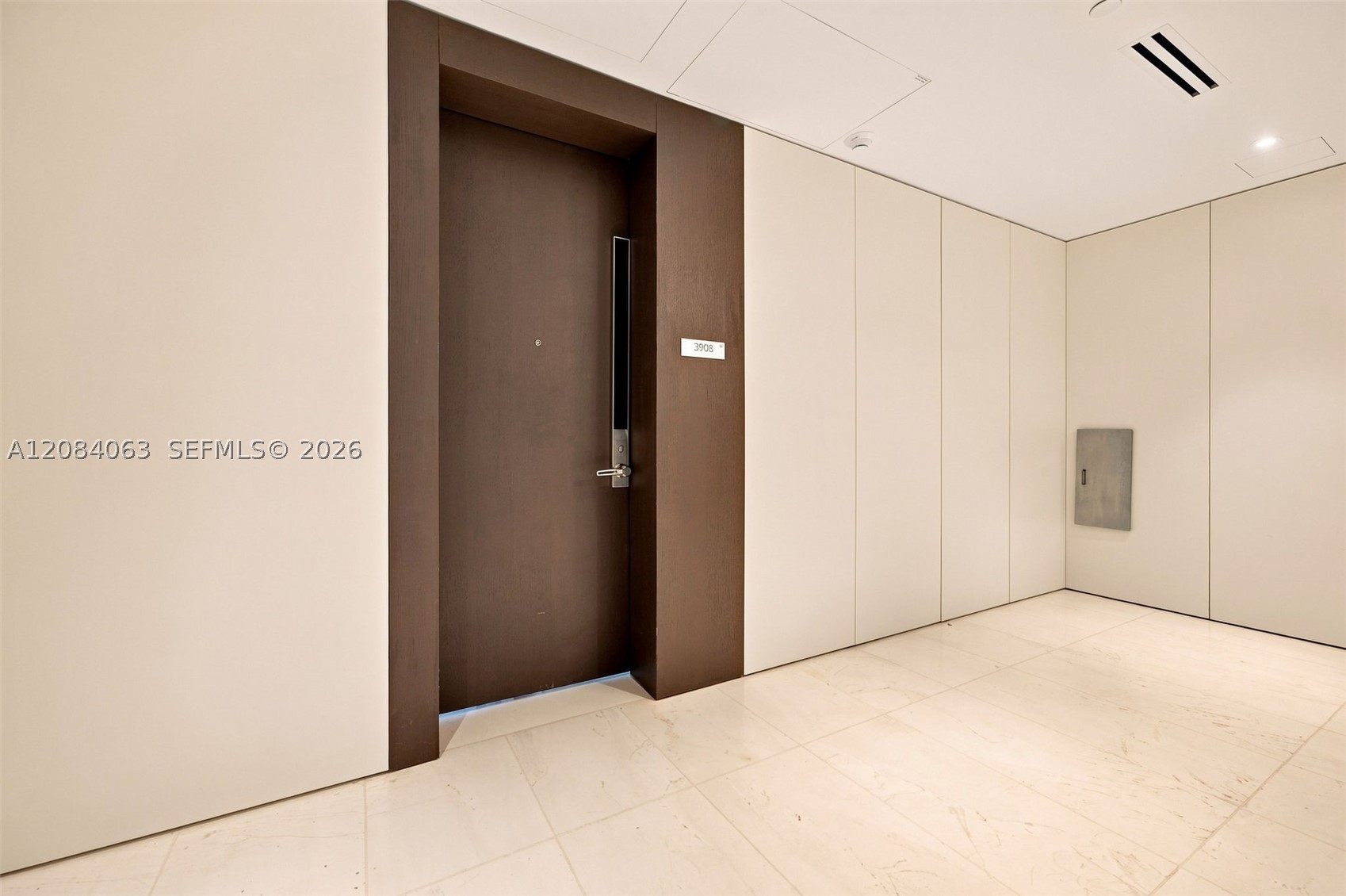 300 Biscayne Blvd Way #3908, Miami FL 33131