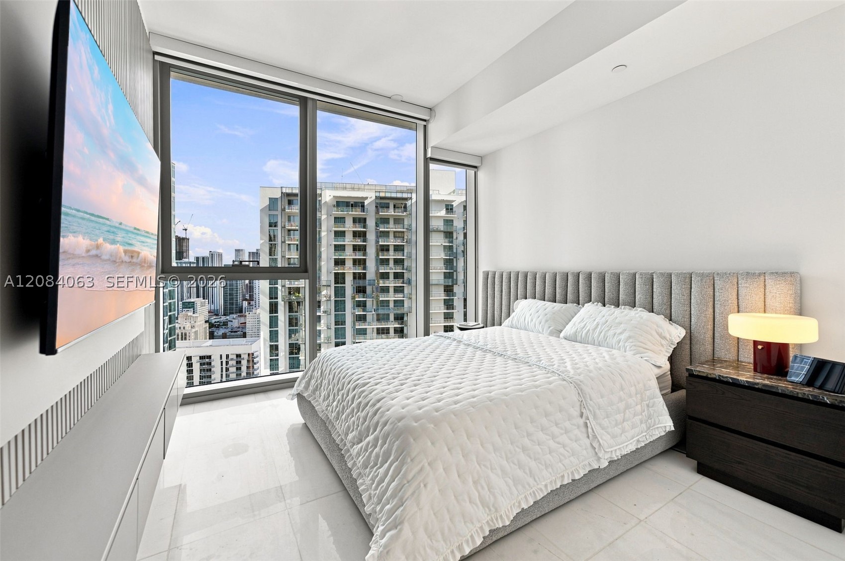 300 Biscayne Blvd Way #3908, Miami FL 33131
