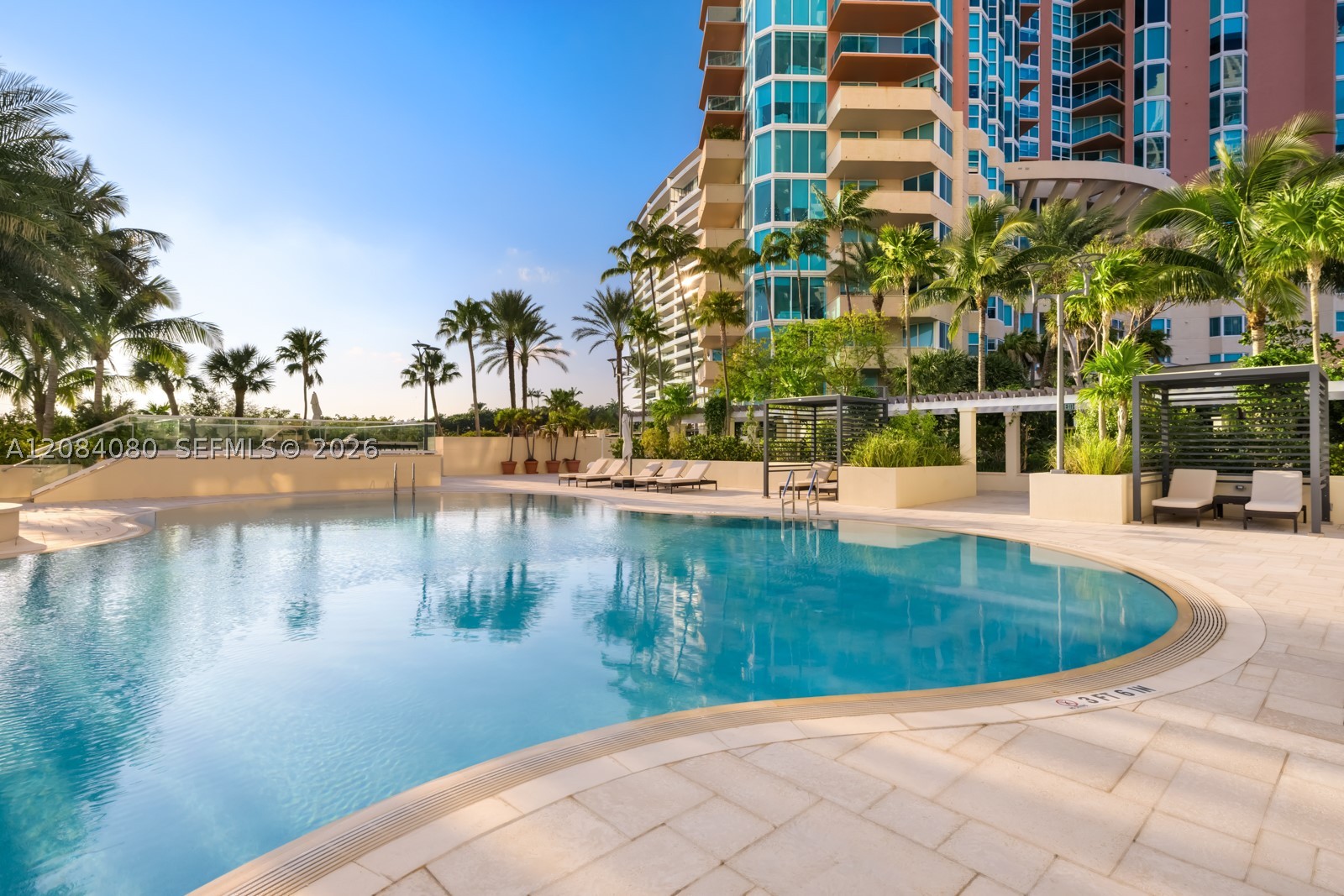 300 S Pointe Dr #303, Miami Beach FL 33139
