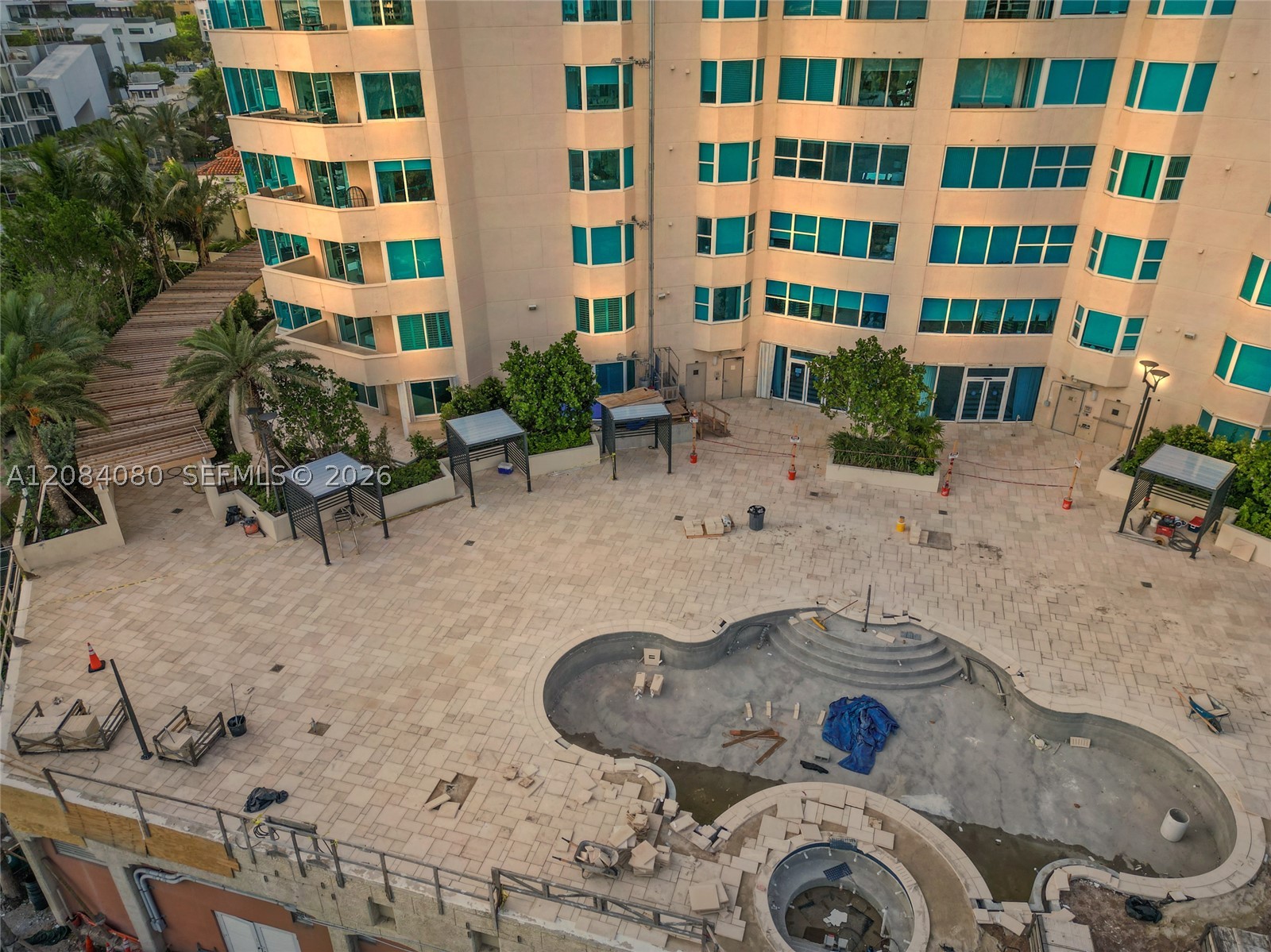 300 S Pointe Dr #303, Miami Beach FL 33139