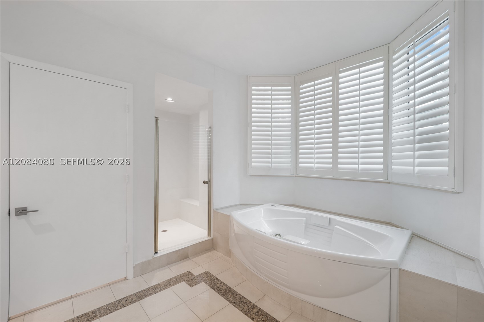 300 S Pointe Dr #303, Miami Beach FL 33139