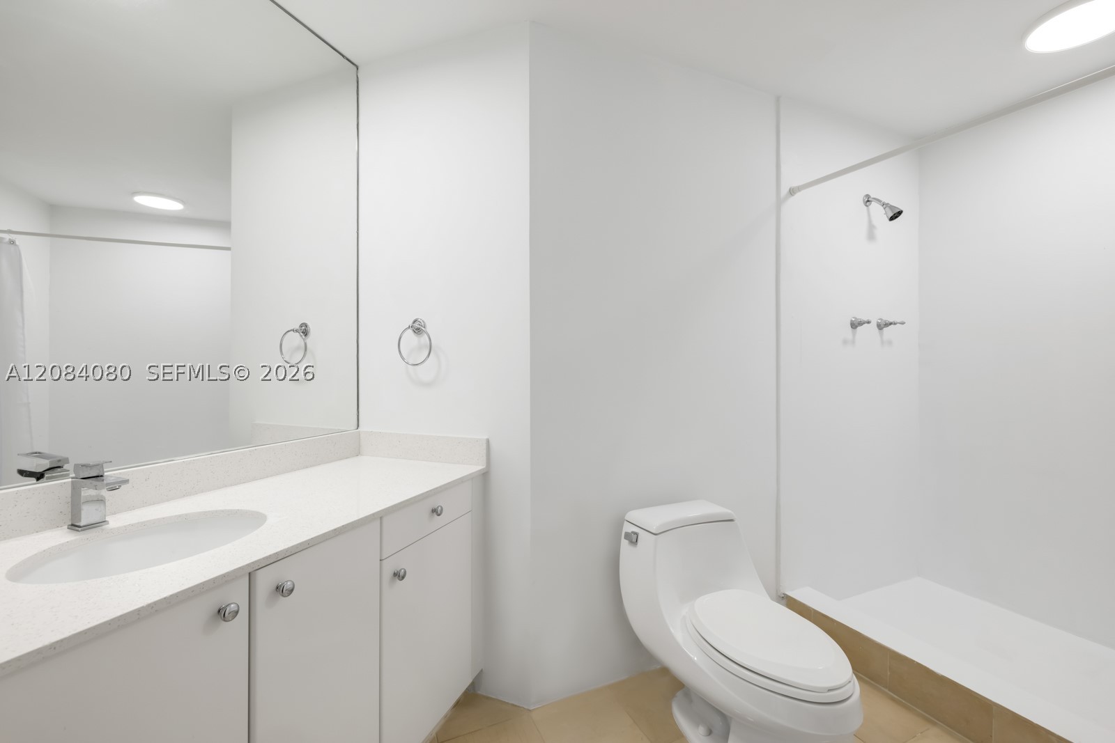 300 S Pointe Dr #303, Miami Beach FL 33139