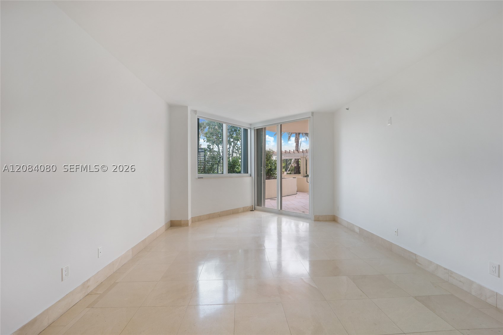300 S Pointe Dr #303, Miami Beach FL 33139