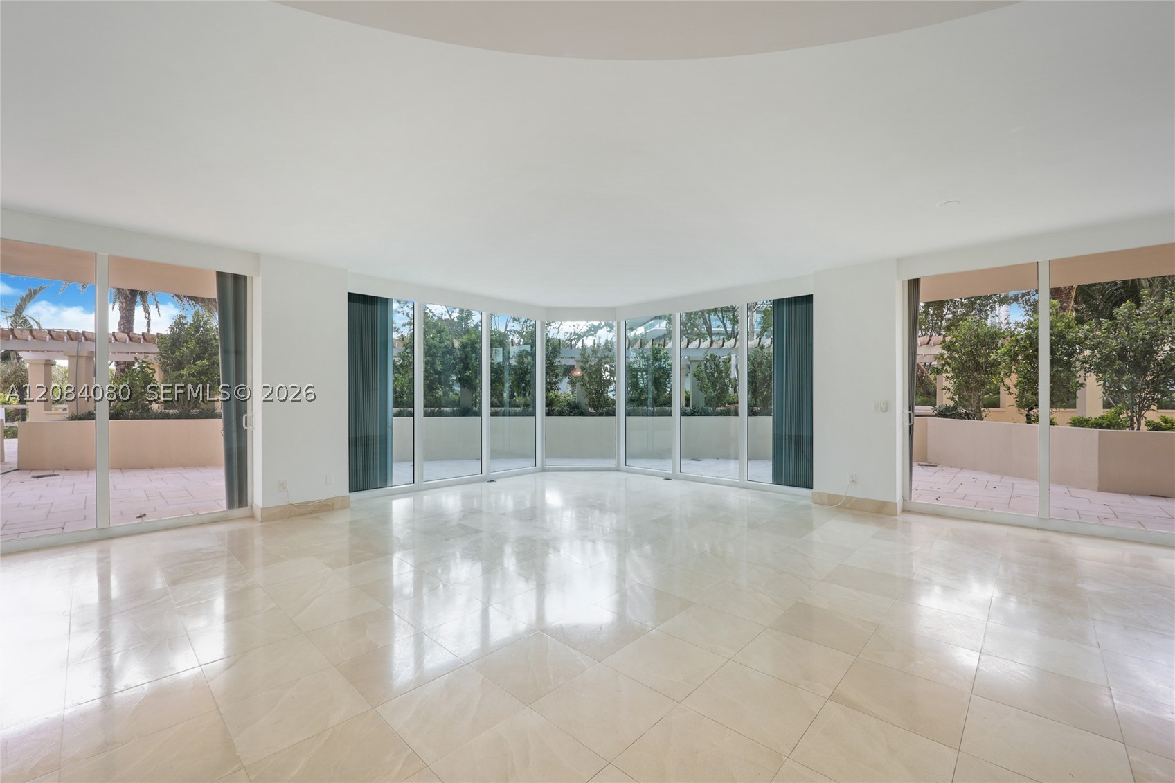 300 S Pointe Dr #303, Miami Beach FL 33139