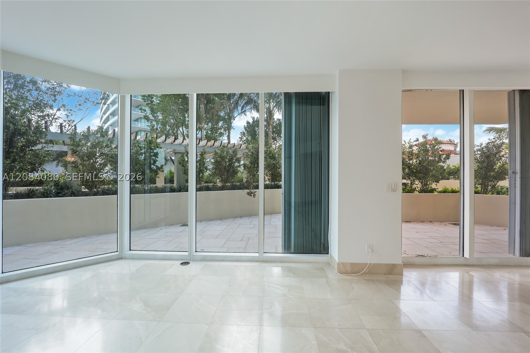 300 S Pointe Dr #303, Miami Beach FL 33139