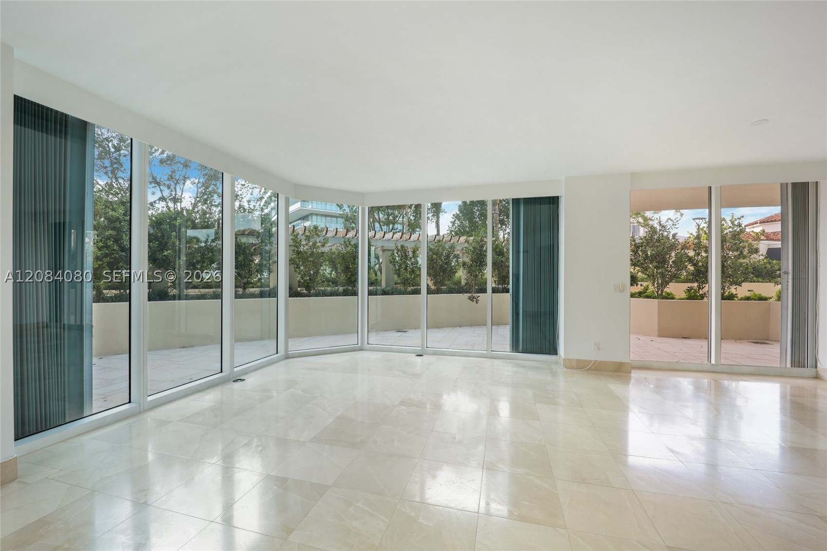 300 S Pointe Dr #303, Miami Beach FL 33139