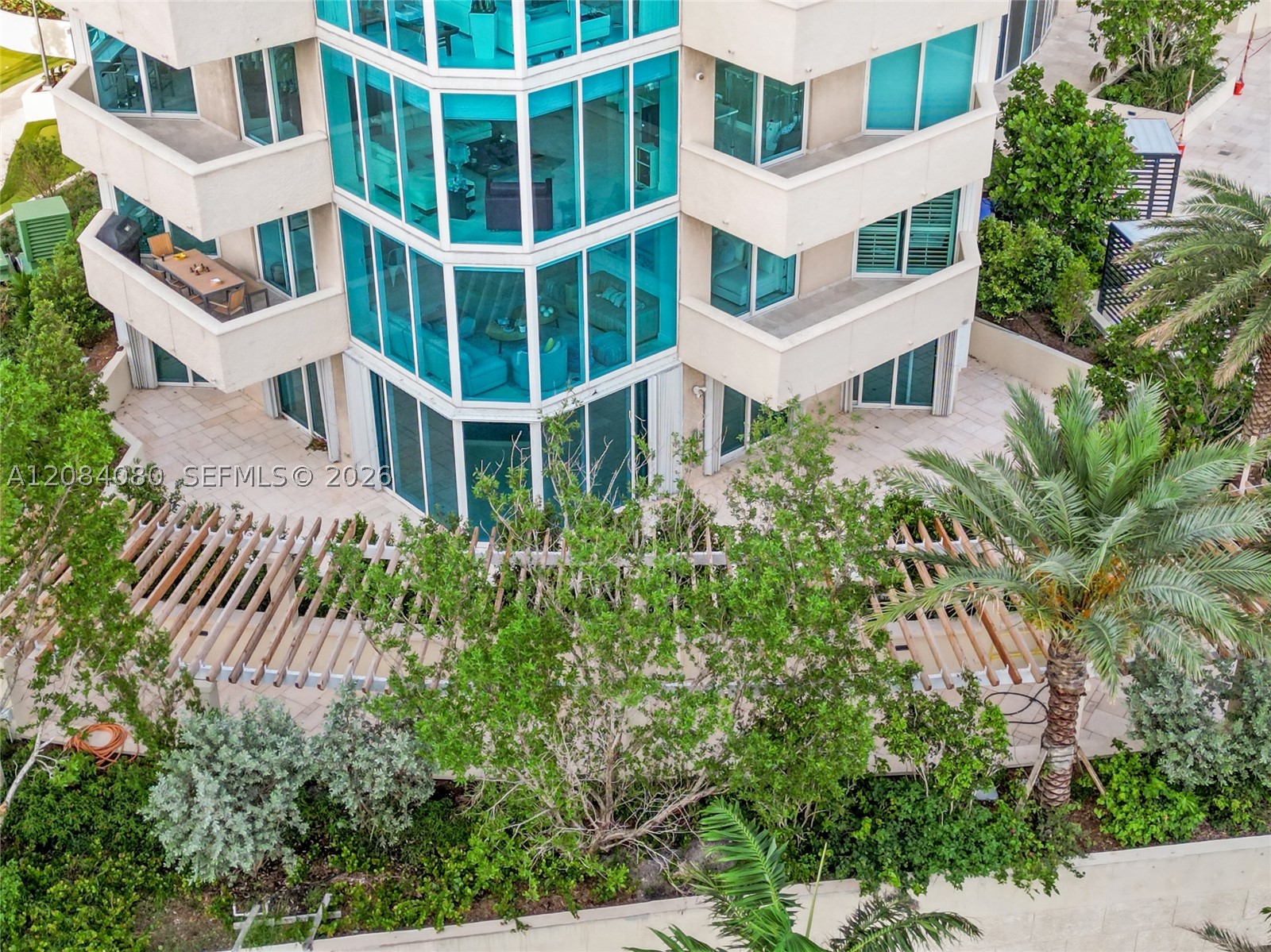 300 S Pointe Dr #303, Miami Beach FL 33139